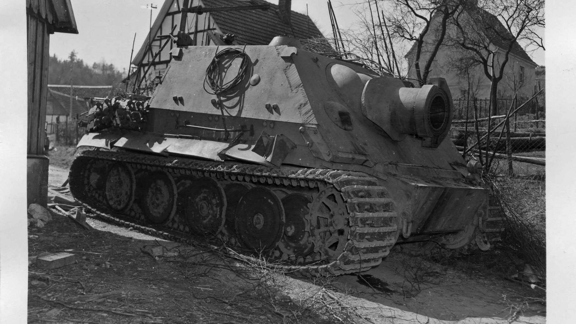 german wwii tank inside during battle