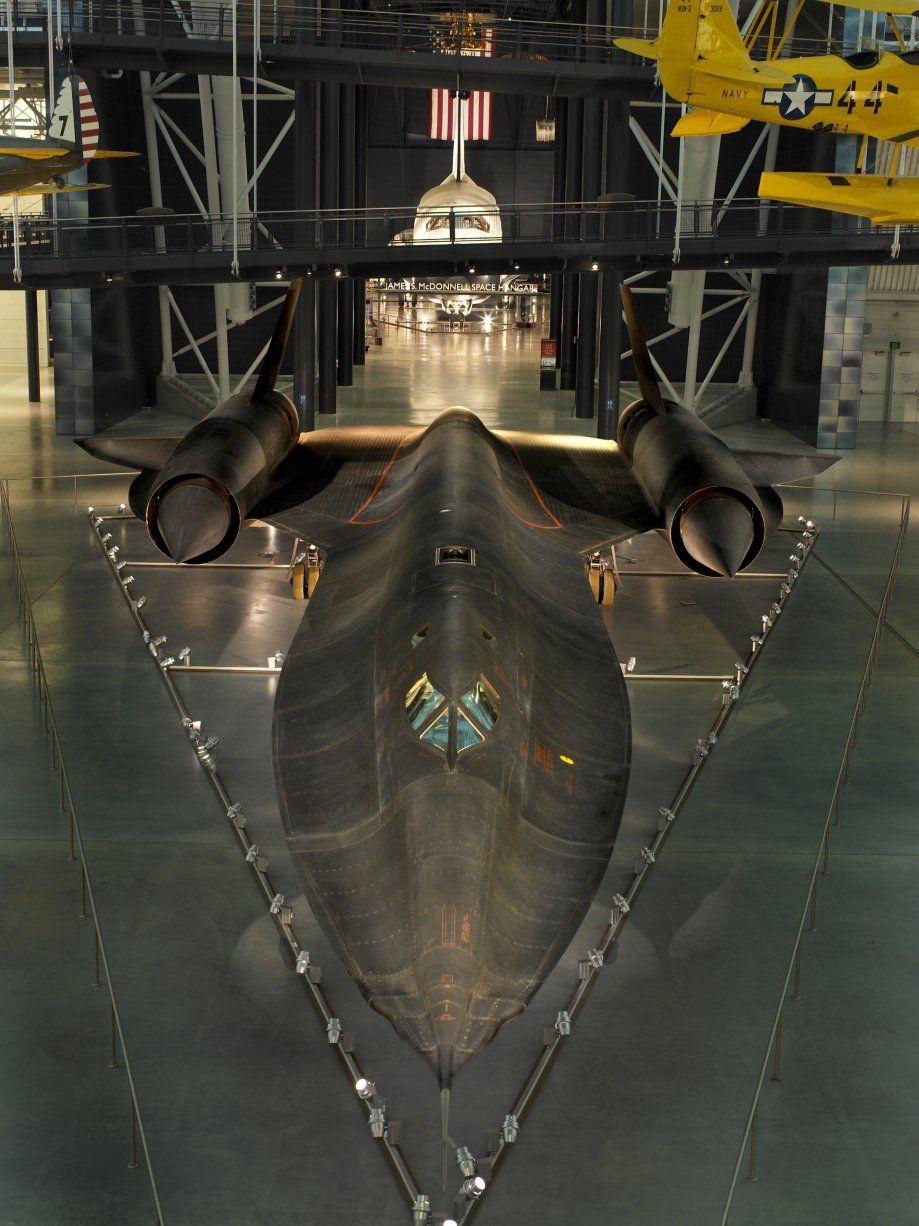 SR 71 Blackbird Wallpaper High Res Photo Picture Fastest Plane
