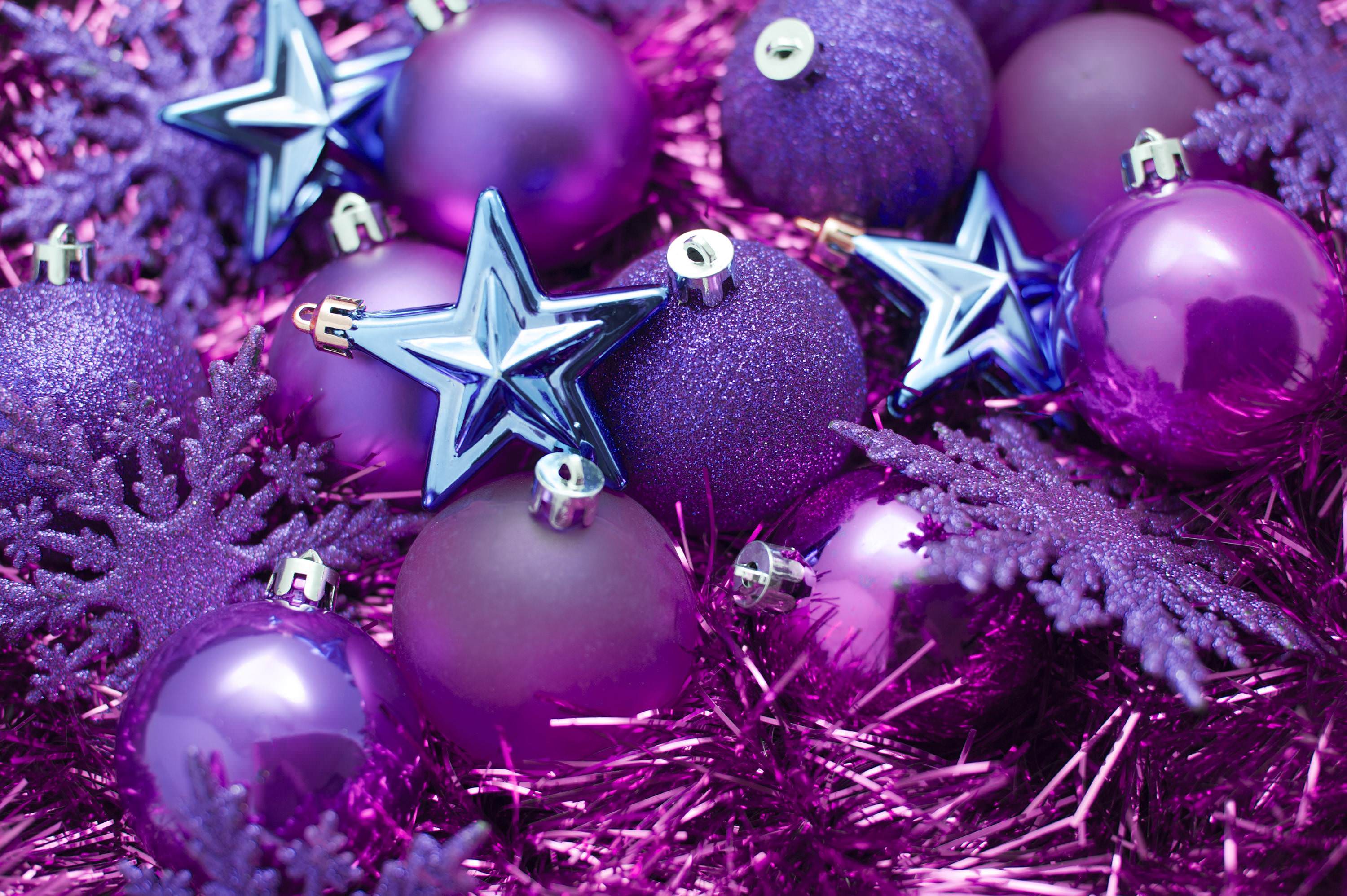 Living Room: Purple Christmas Background Decoration
