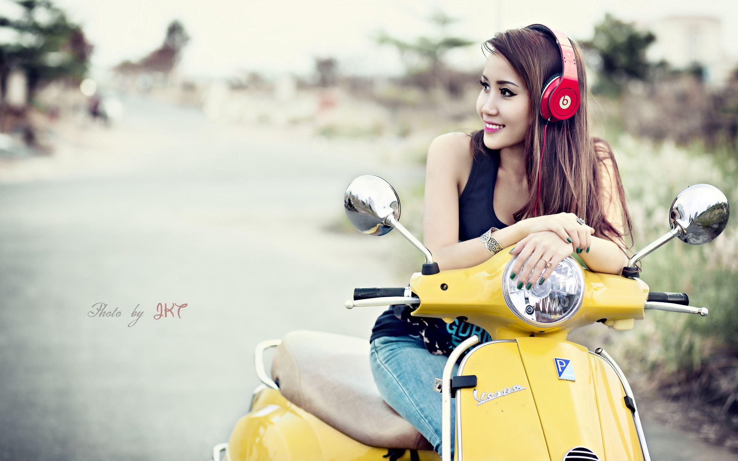 Vespa Wallpapers - Wallpaper Cave