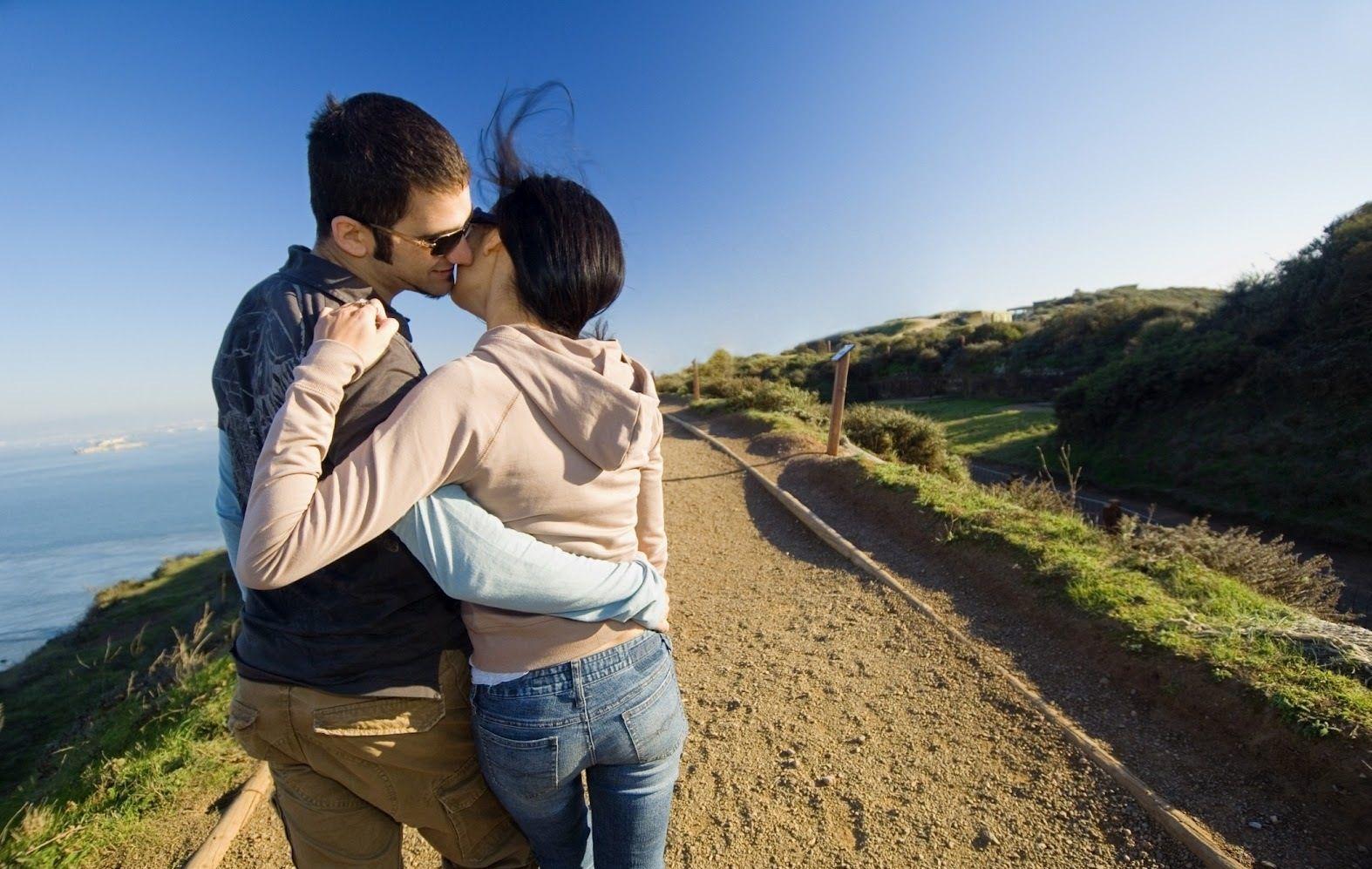 love couple wallpaper with gifs