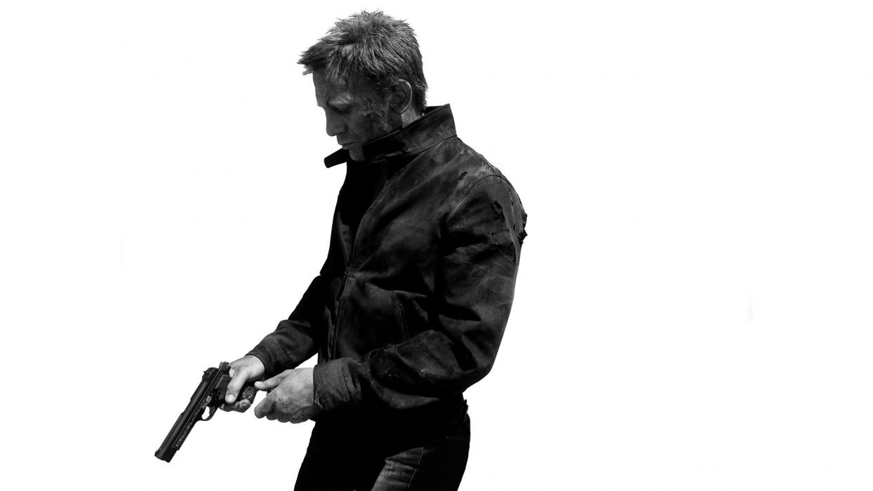 James Bond 007 Skyfall White Handgun BW Daniel Craig dark weapons