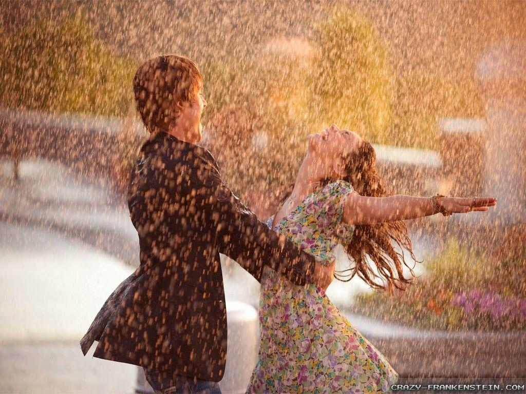 Girls Wallpaper 2015: Loving Couples in Rain wallpaper 2015 Cute