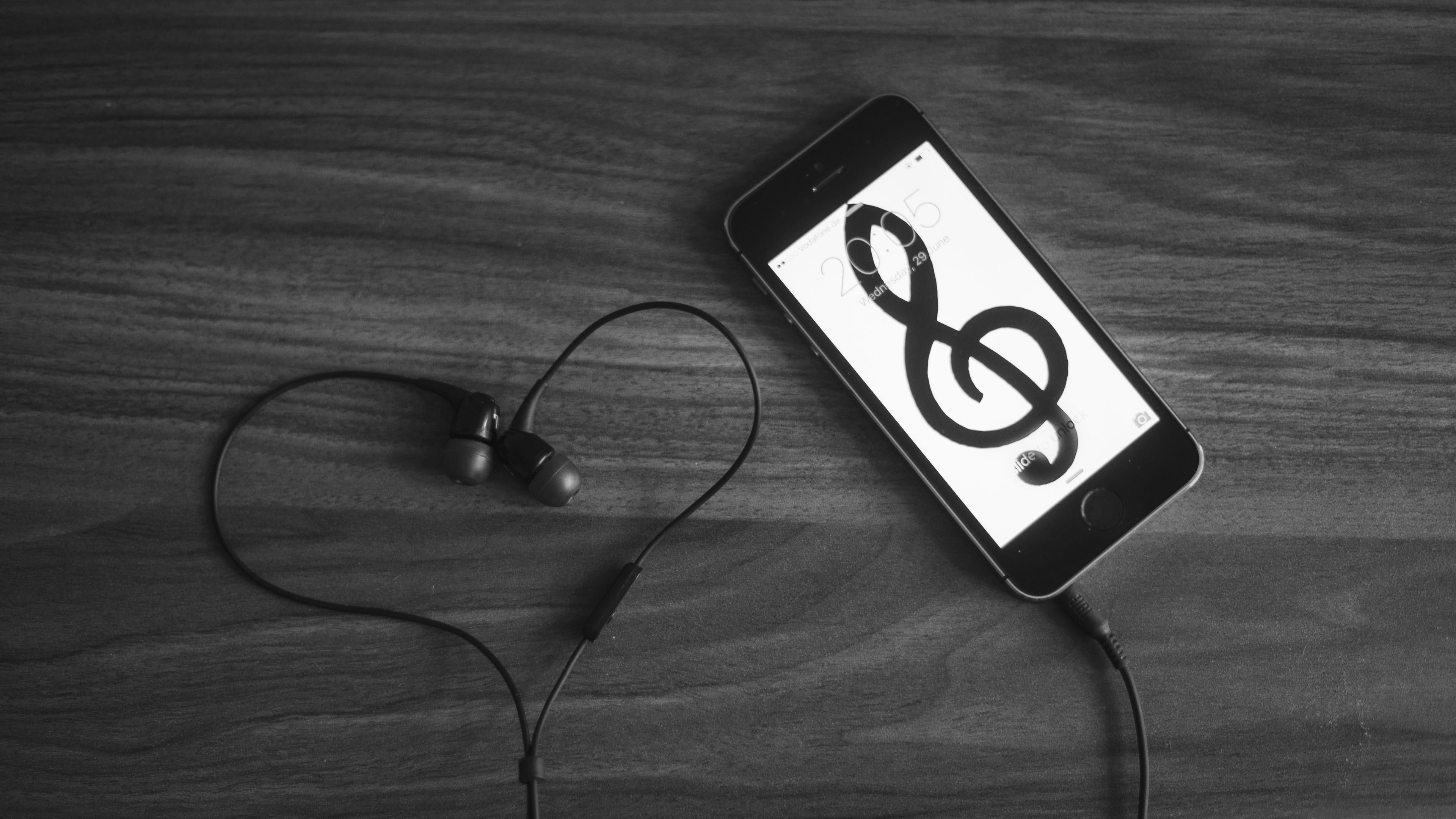 Treble Clef On The Cell Phone Wallpaper. Wallpaper Studio 10. Tens