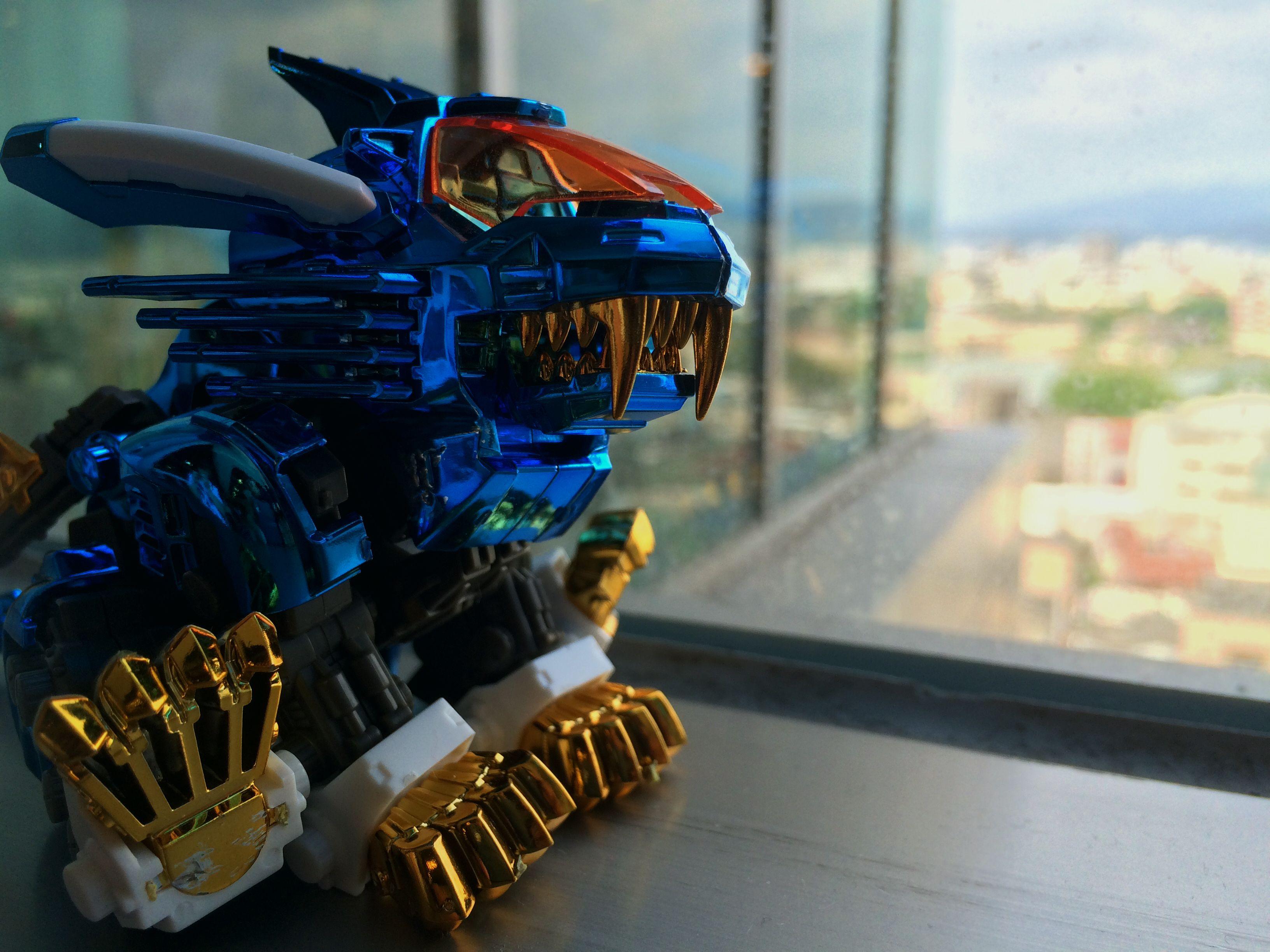 D STYLE ZOIDS COMMAND WOLF With SHIELD LIGER