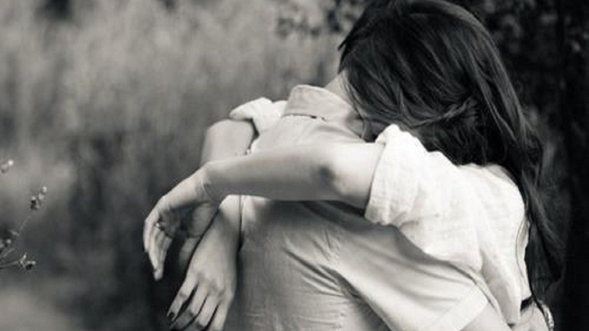 Romantic couple hugs nice photography. HD Wallpaper Rocks