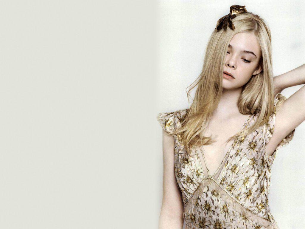 Elle Fanning Latest HD Wallpaper 2013