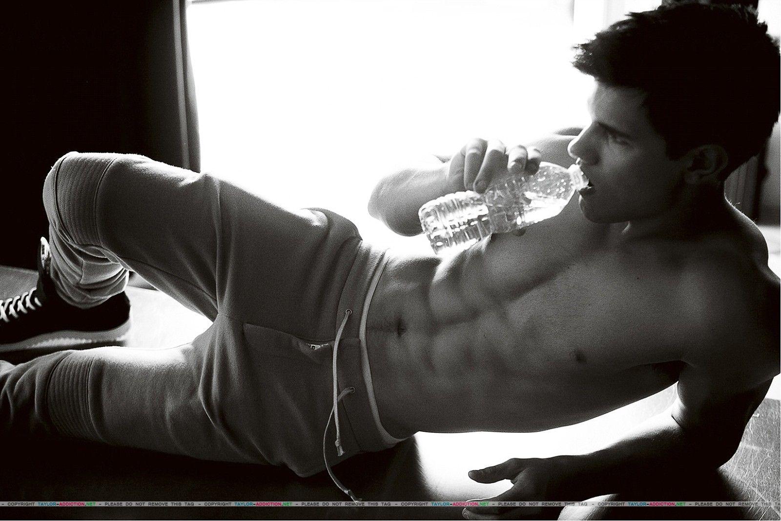 Taylor Lautner Shirtless Photohoot HD Wallpaper. Randomness