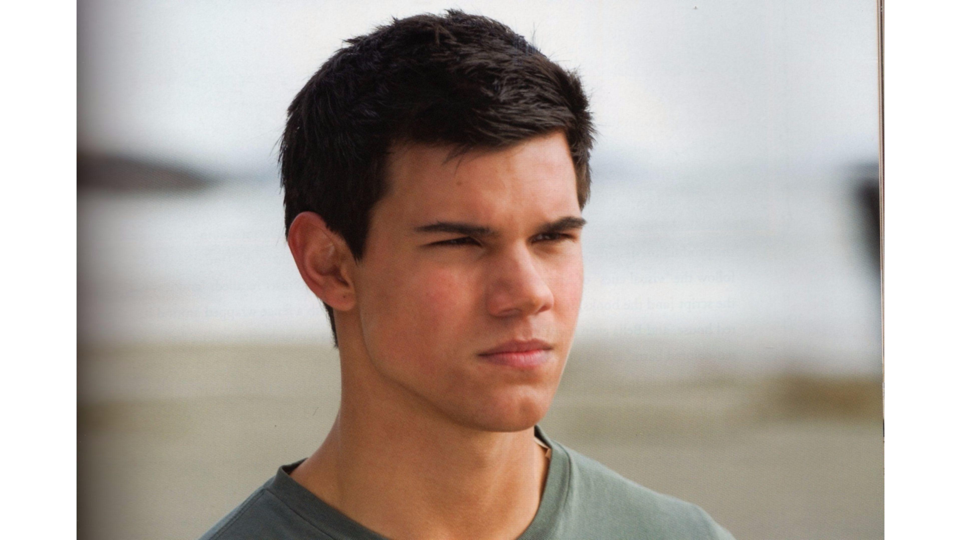 Taylor Lautner Shirtless Wallpaper