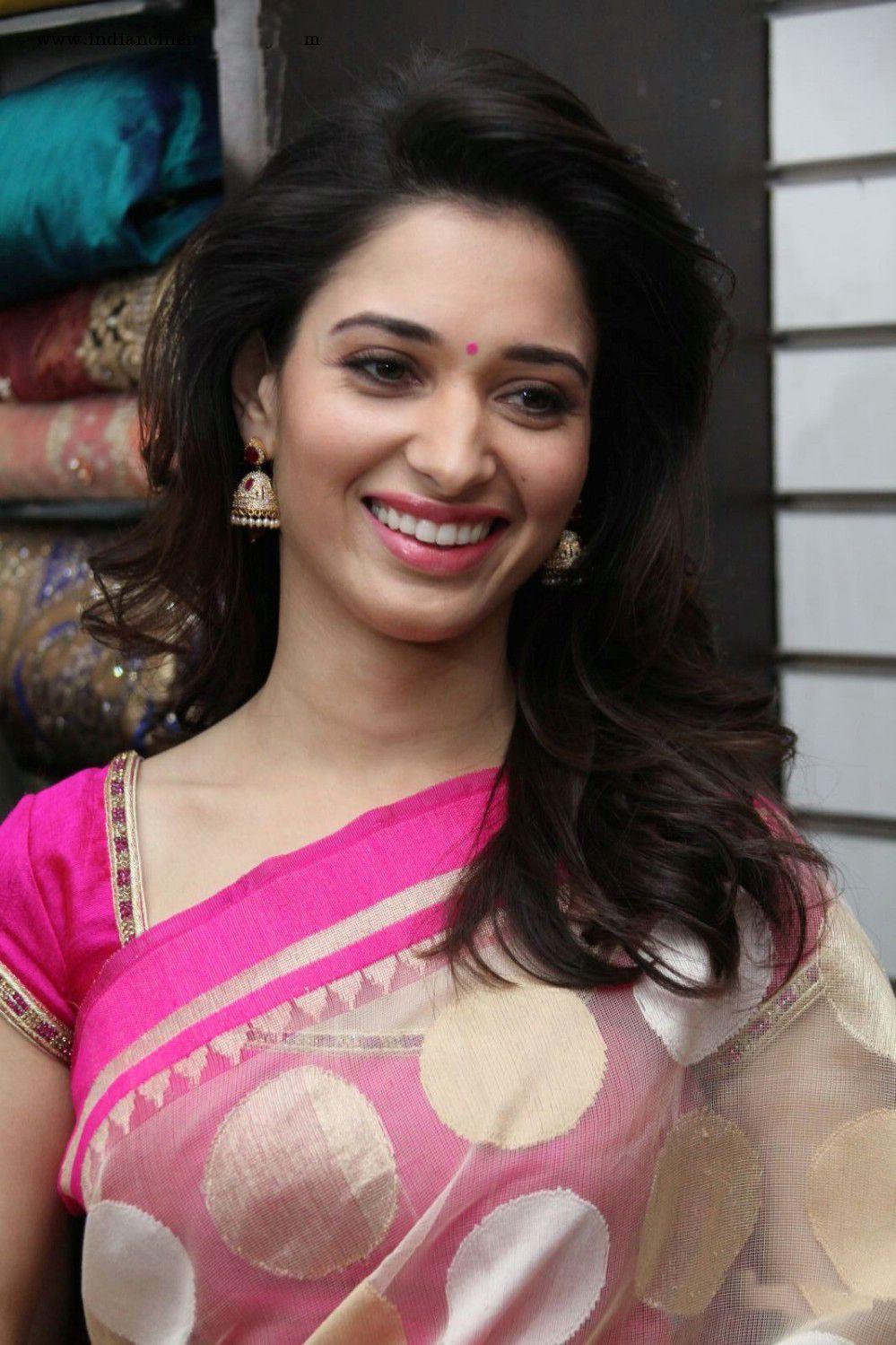 tamanna bhatia in saree HD image