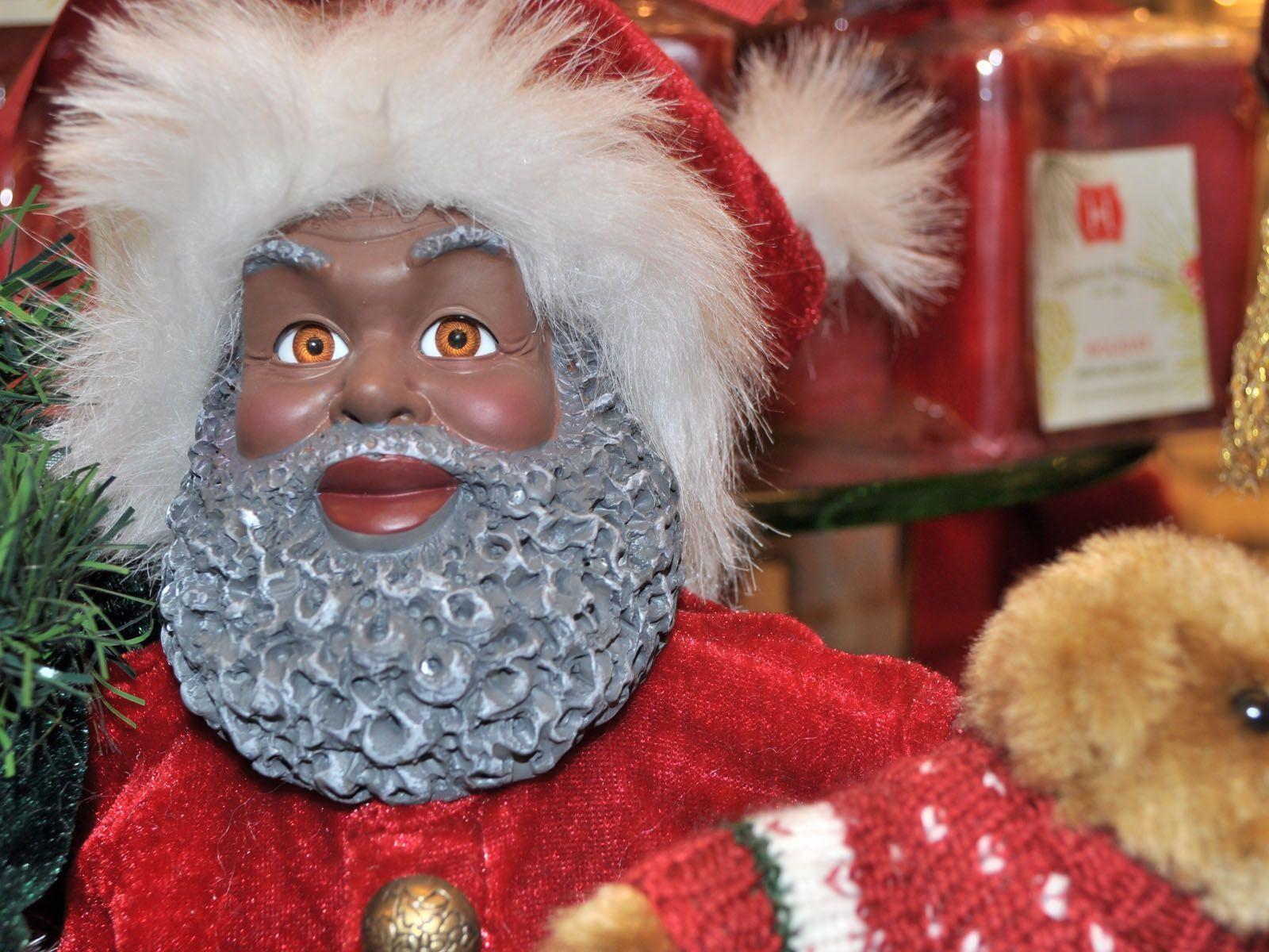 Writing belletrist to Santa Claus is abundant added fun aback it