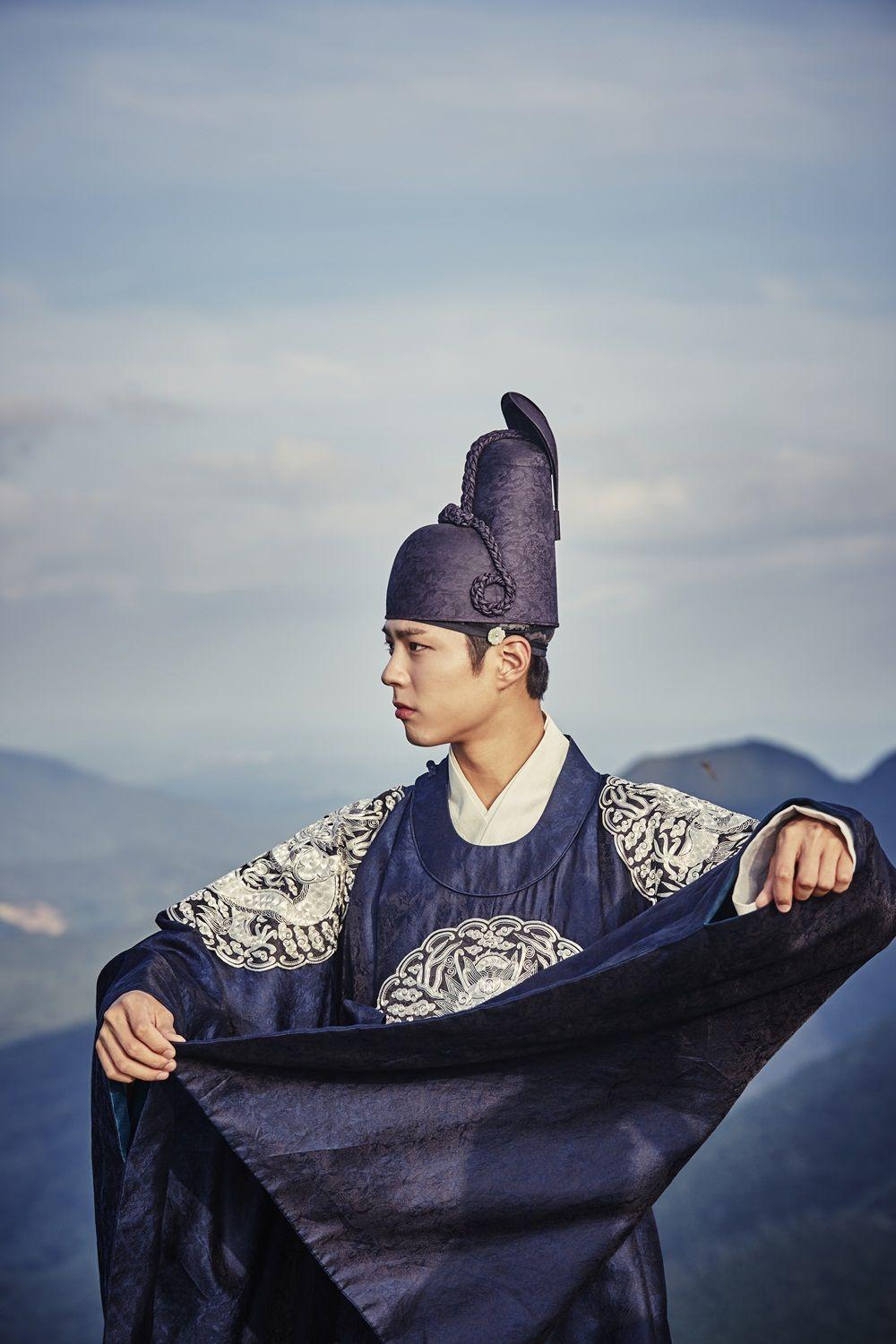 park bogum in moonlight drawn by clouds ✧ behind the scenes“1000 x