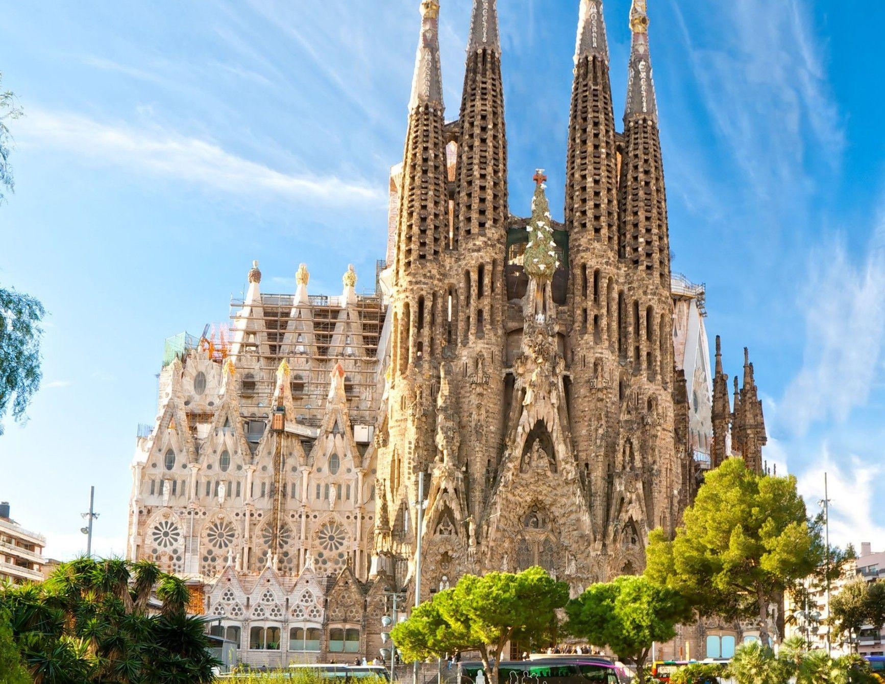 Religious Barcelona Spain Sagrada Familia Beautiful Travel Wallpaper