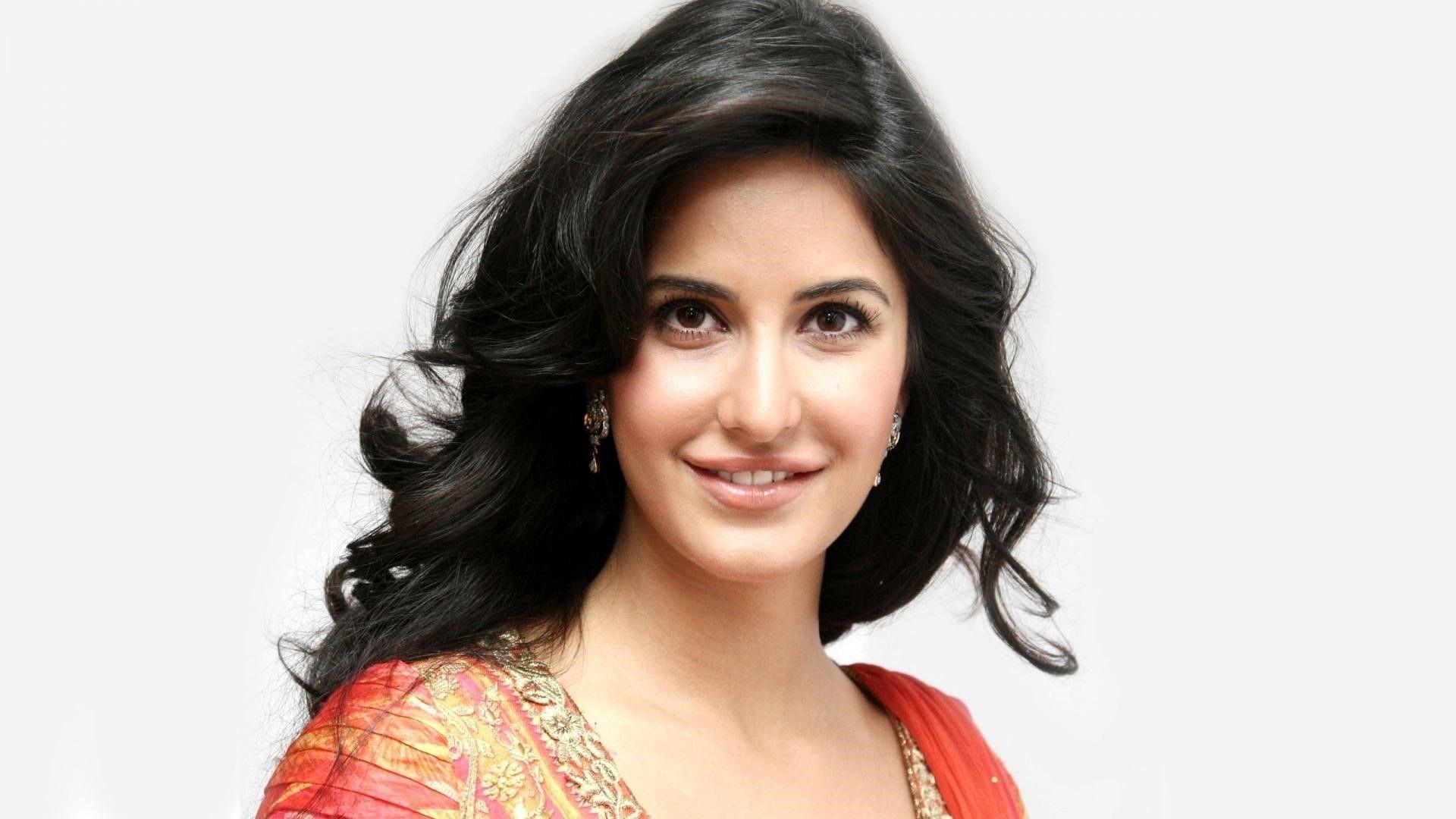 Beautiful Bollywood Actress Katrina Kaif Wallpaper