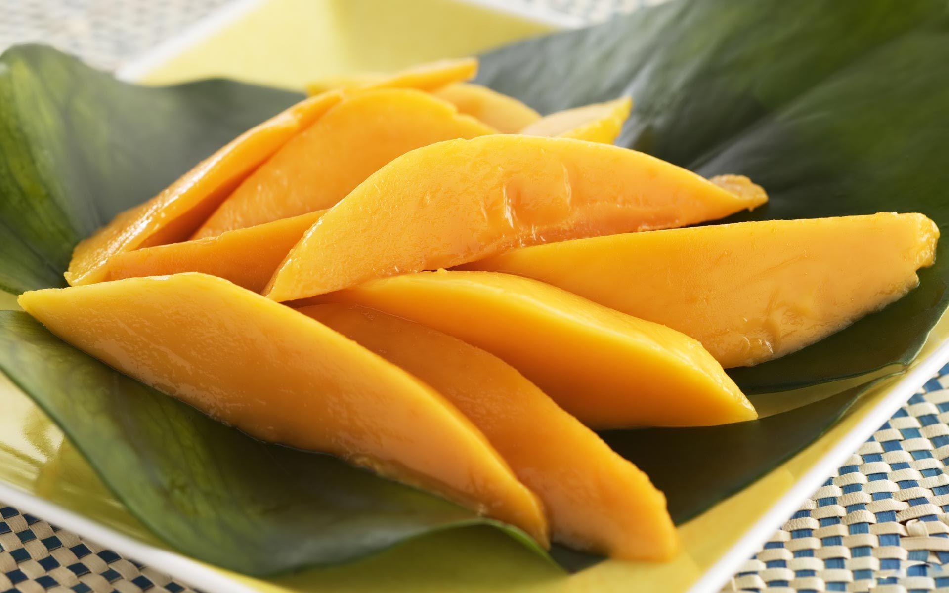 Delicious Kesar Mangoes Kesar Mango is the queen of mangoes widely