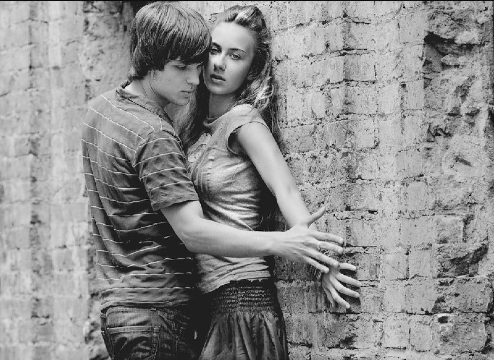 Foods to Peak Your Sexual Arousal. Romantic couple kissing