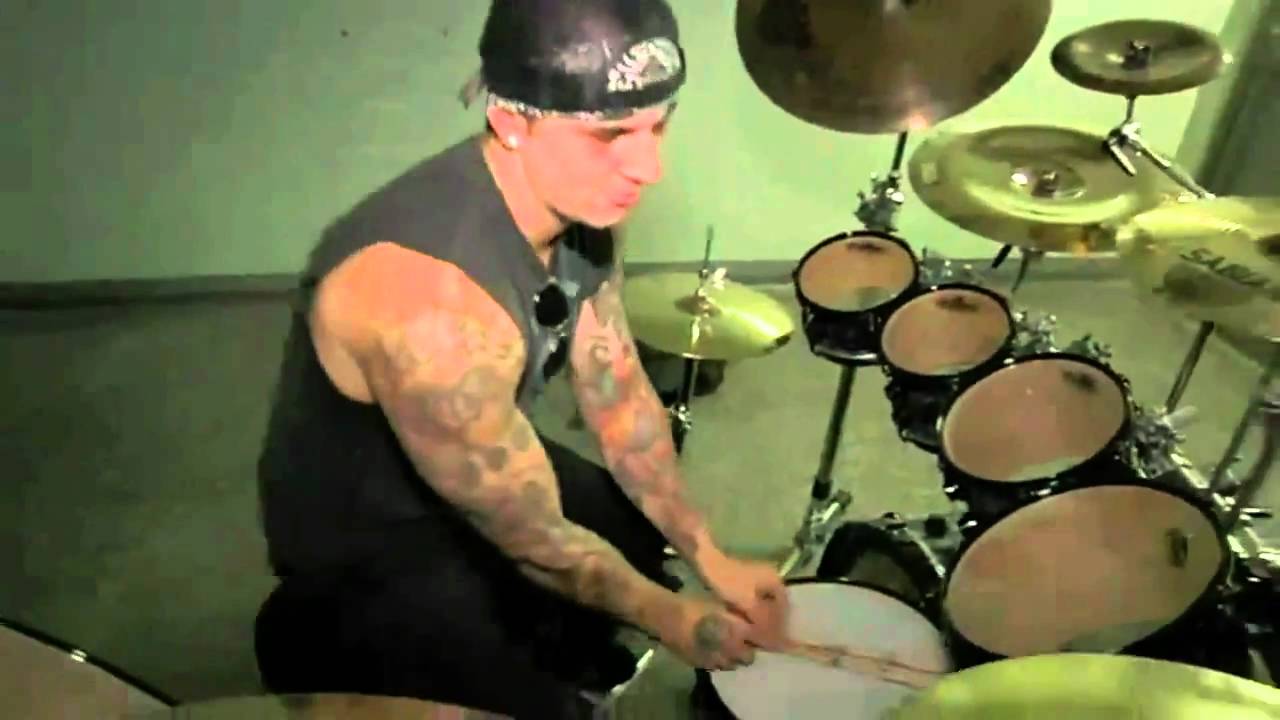 Avenged Sevenfold (A7X) Shadows Playing The Rev's drum!