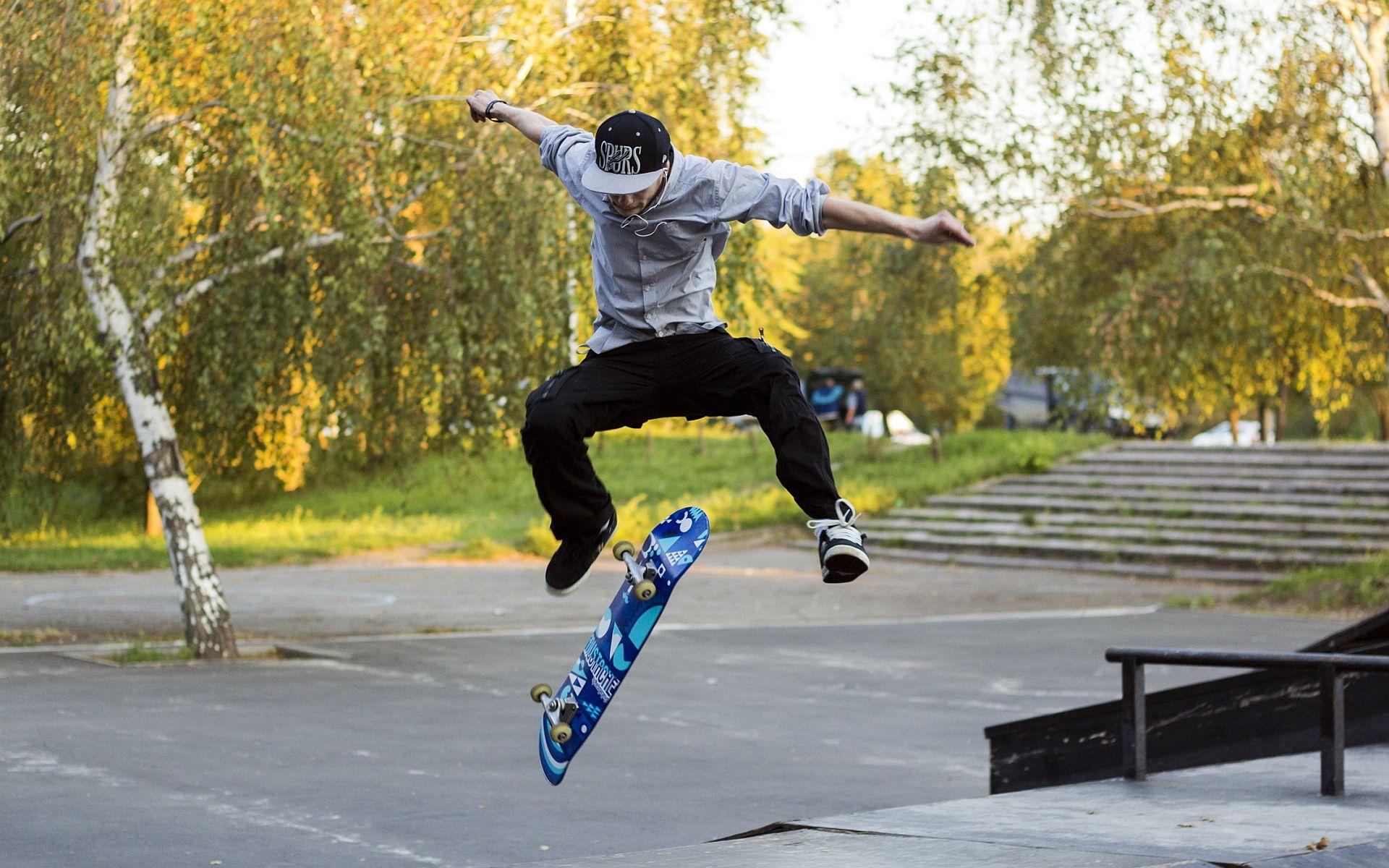 Skateboarding tricks, Skateboard