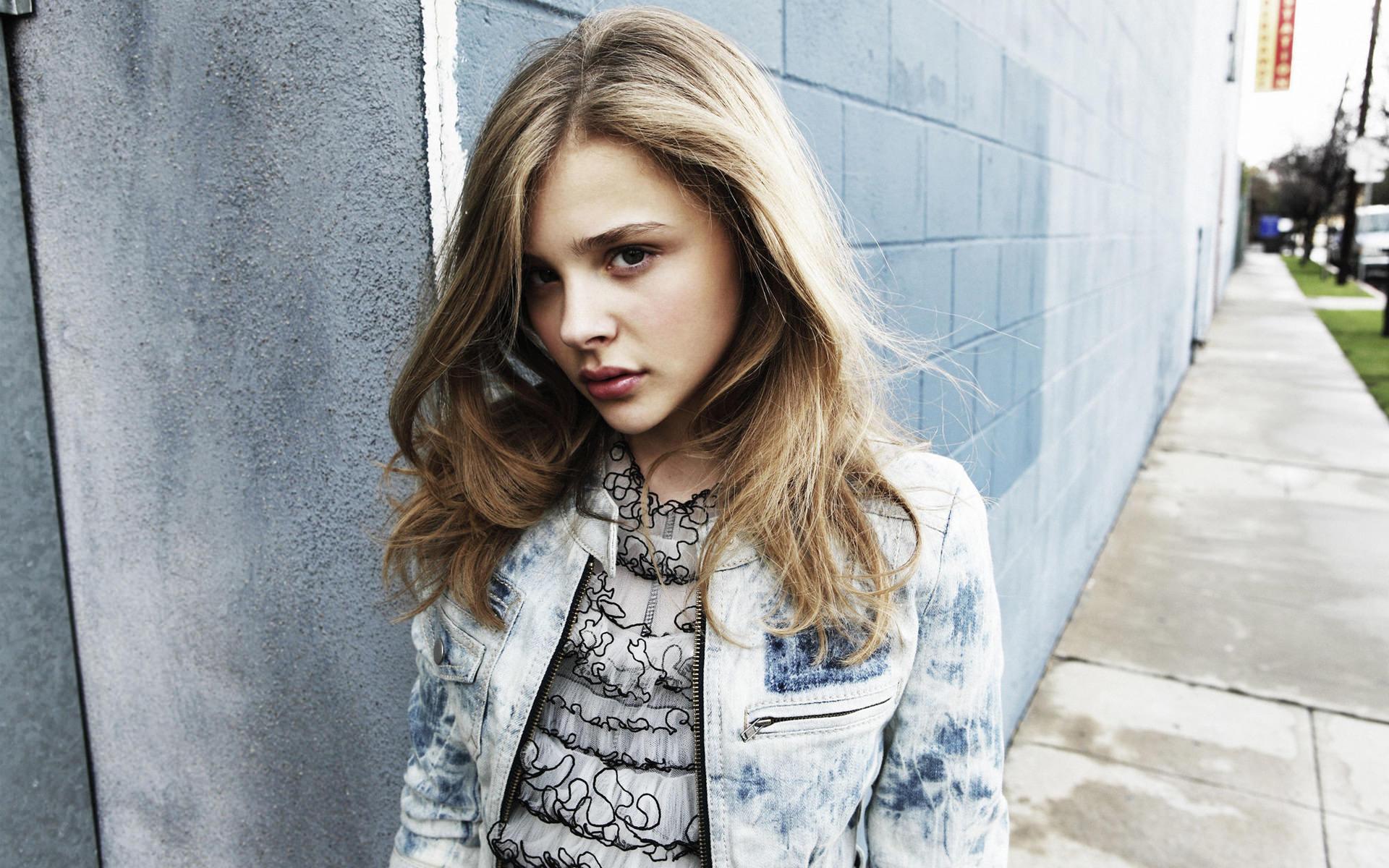 Chloe Moretz 42 Wallpaper