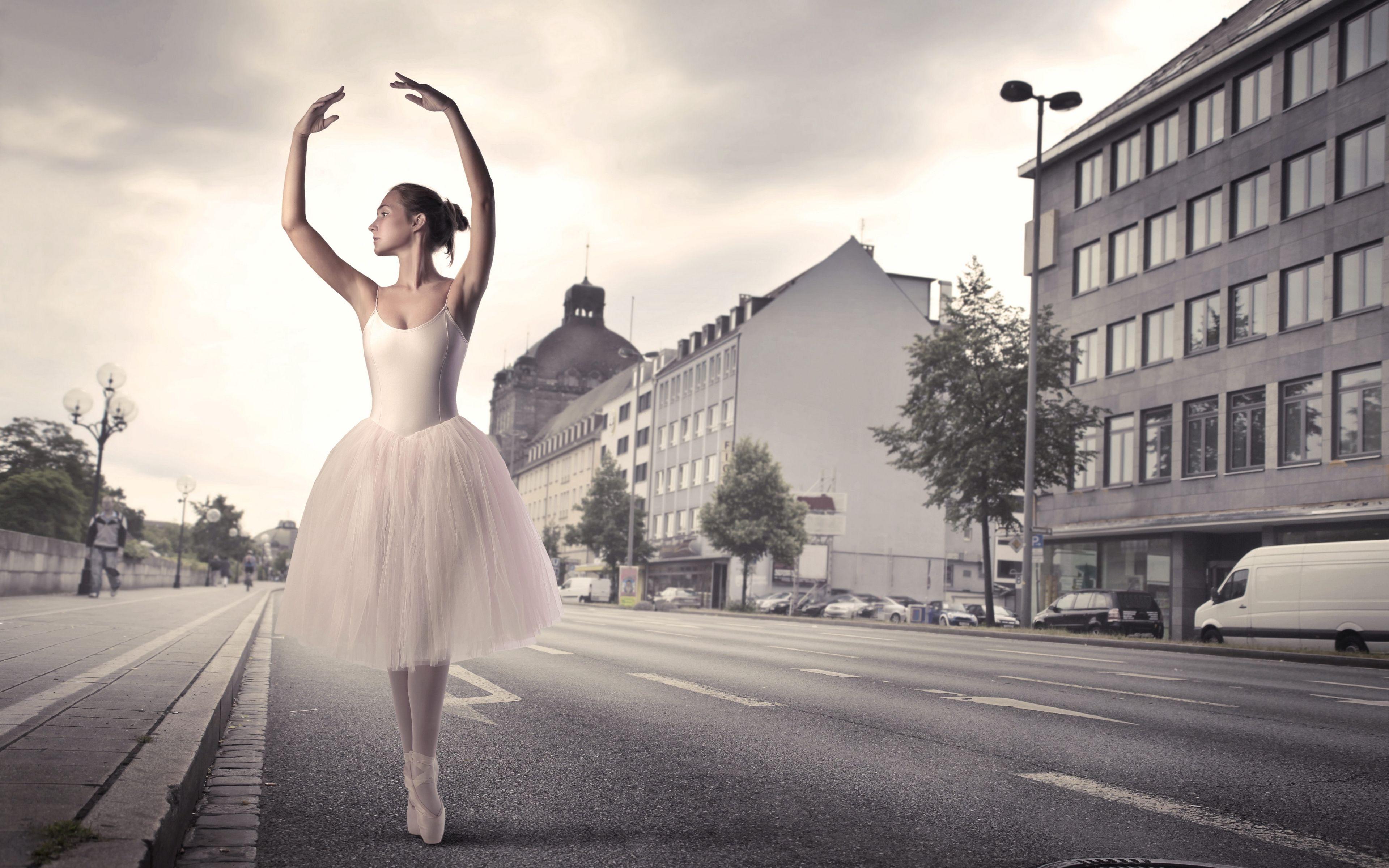 Download wallpaper 3840x2400 ballerina, road, city, dance 4k ultra