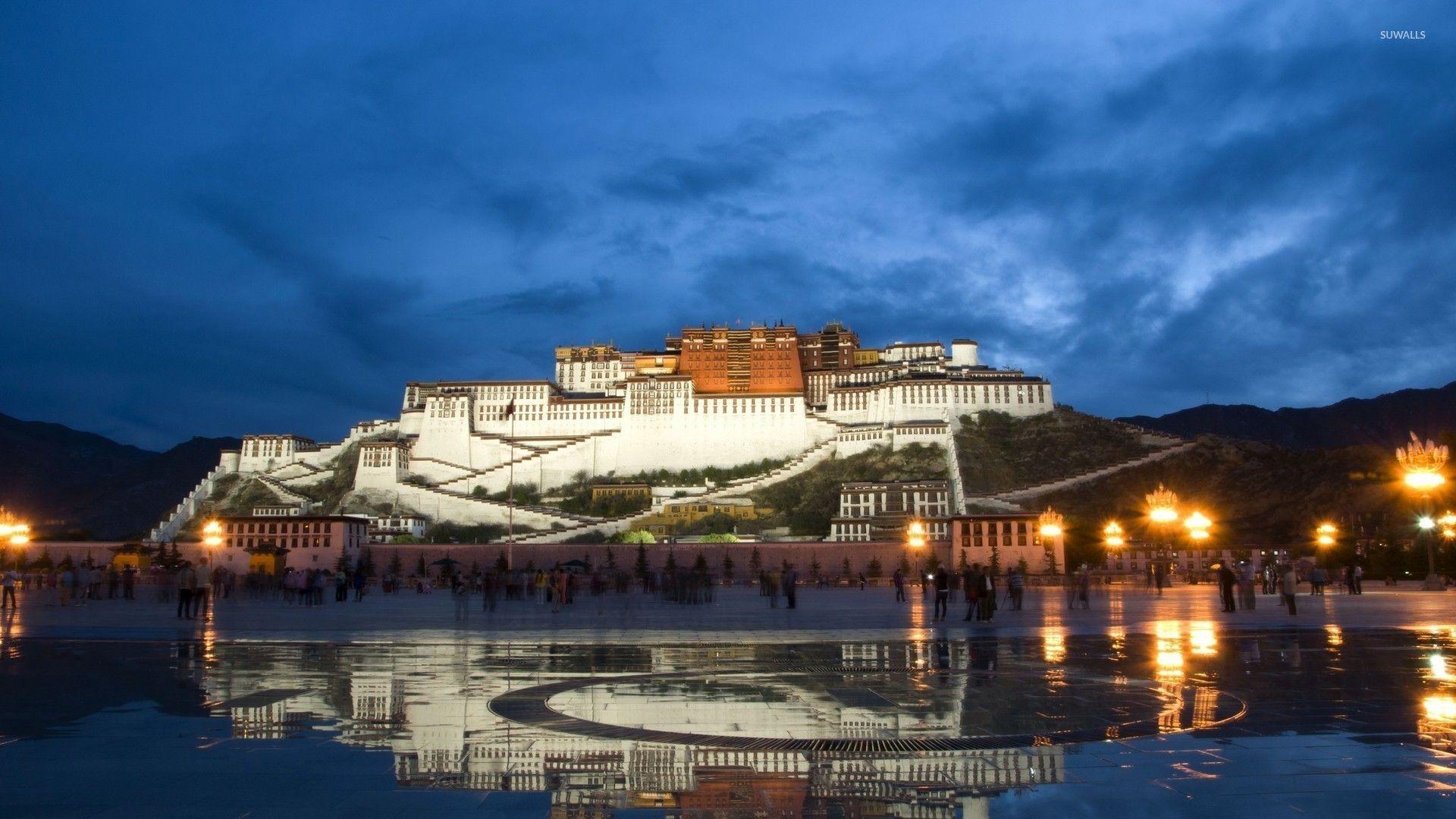 Potala Palace in Tibet wallpaper wallpaper