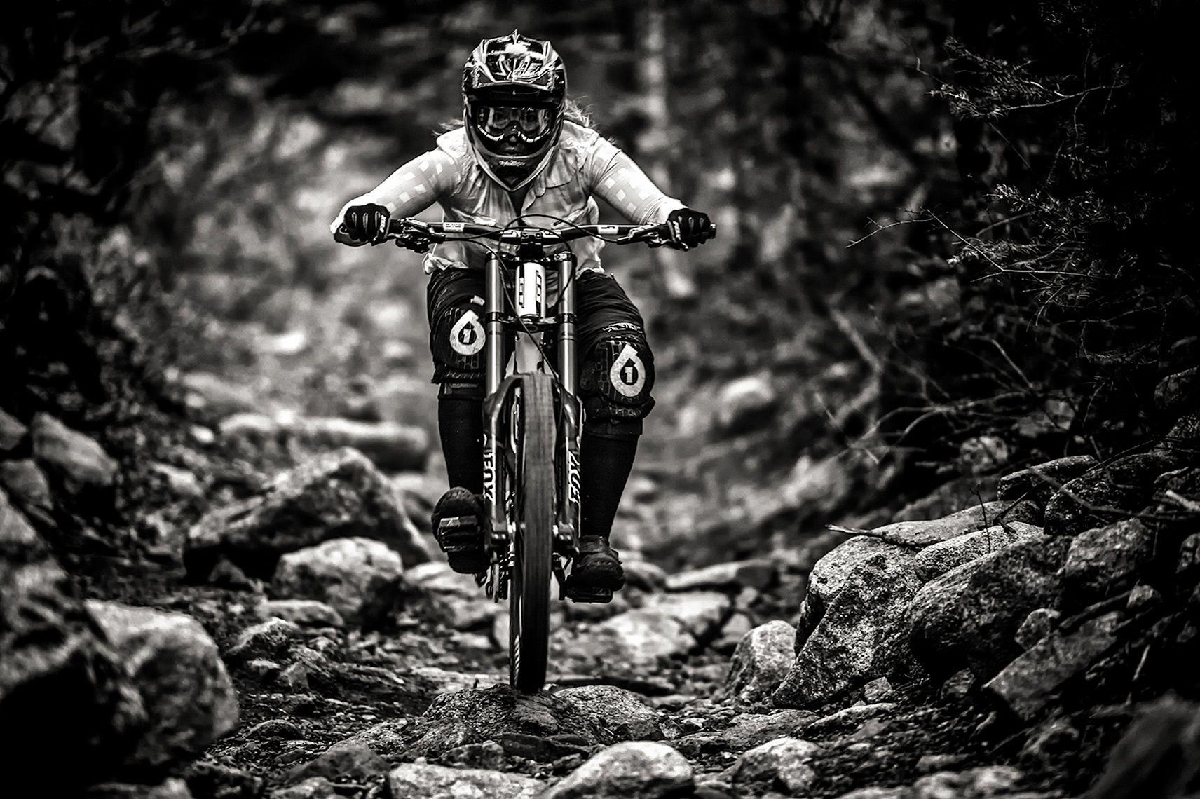 cool Amazing Downhill Mountain Biking. AmazingPict.com