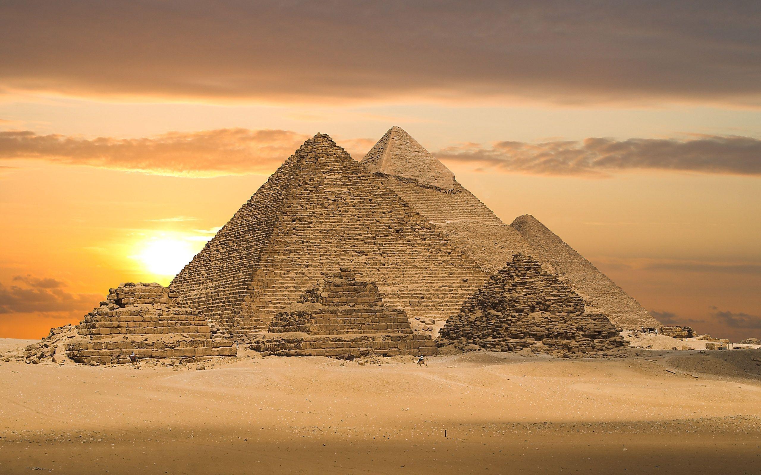 Download wallpaper 2560x1600 desert, pyramids, egypt HD background