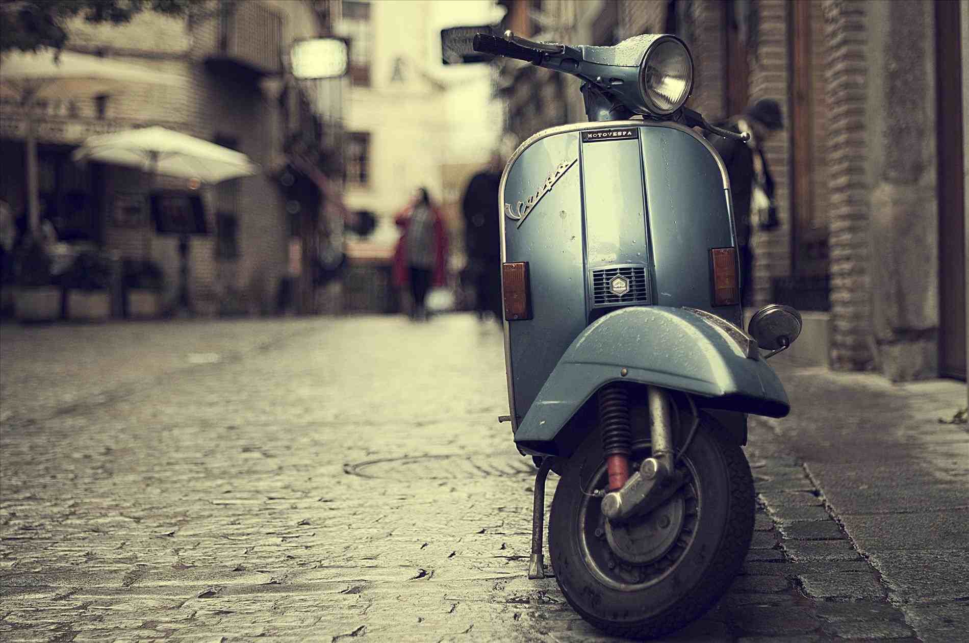 Vespa. HD Wallpaper Moto