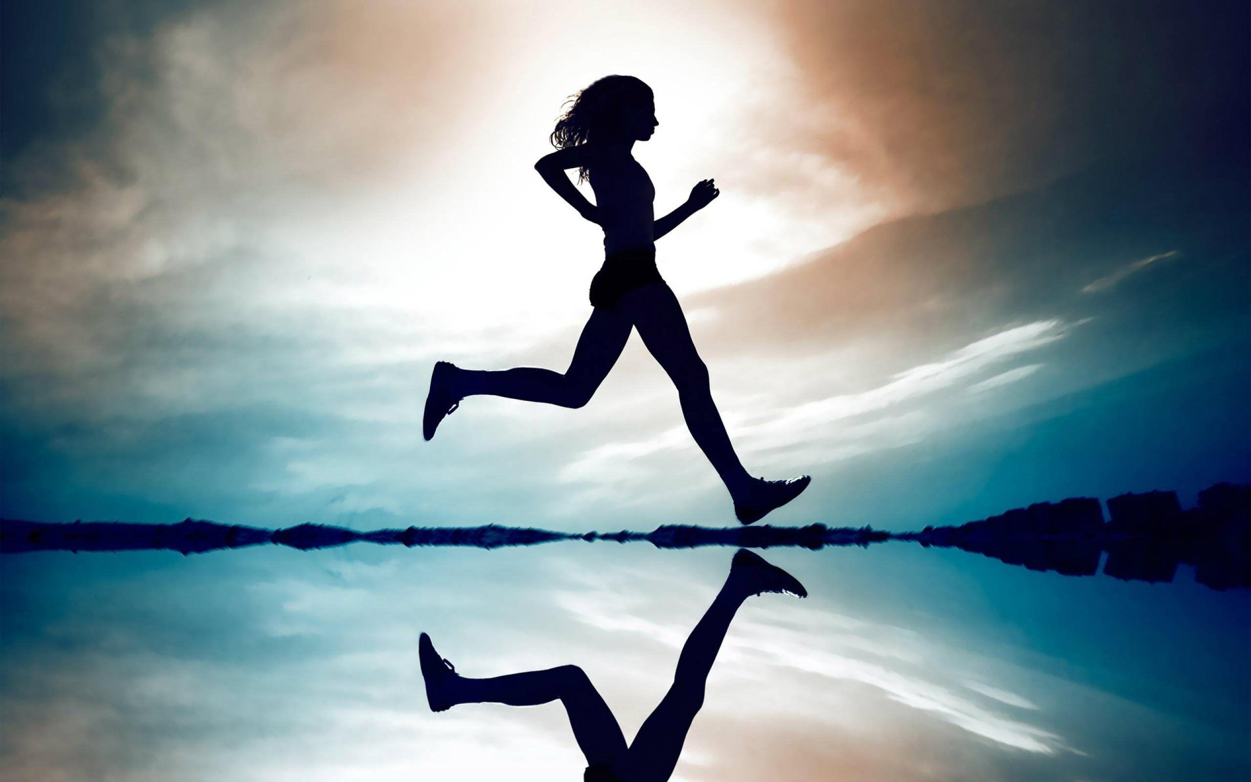 Running girl photohoot wallpaper