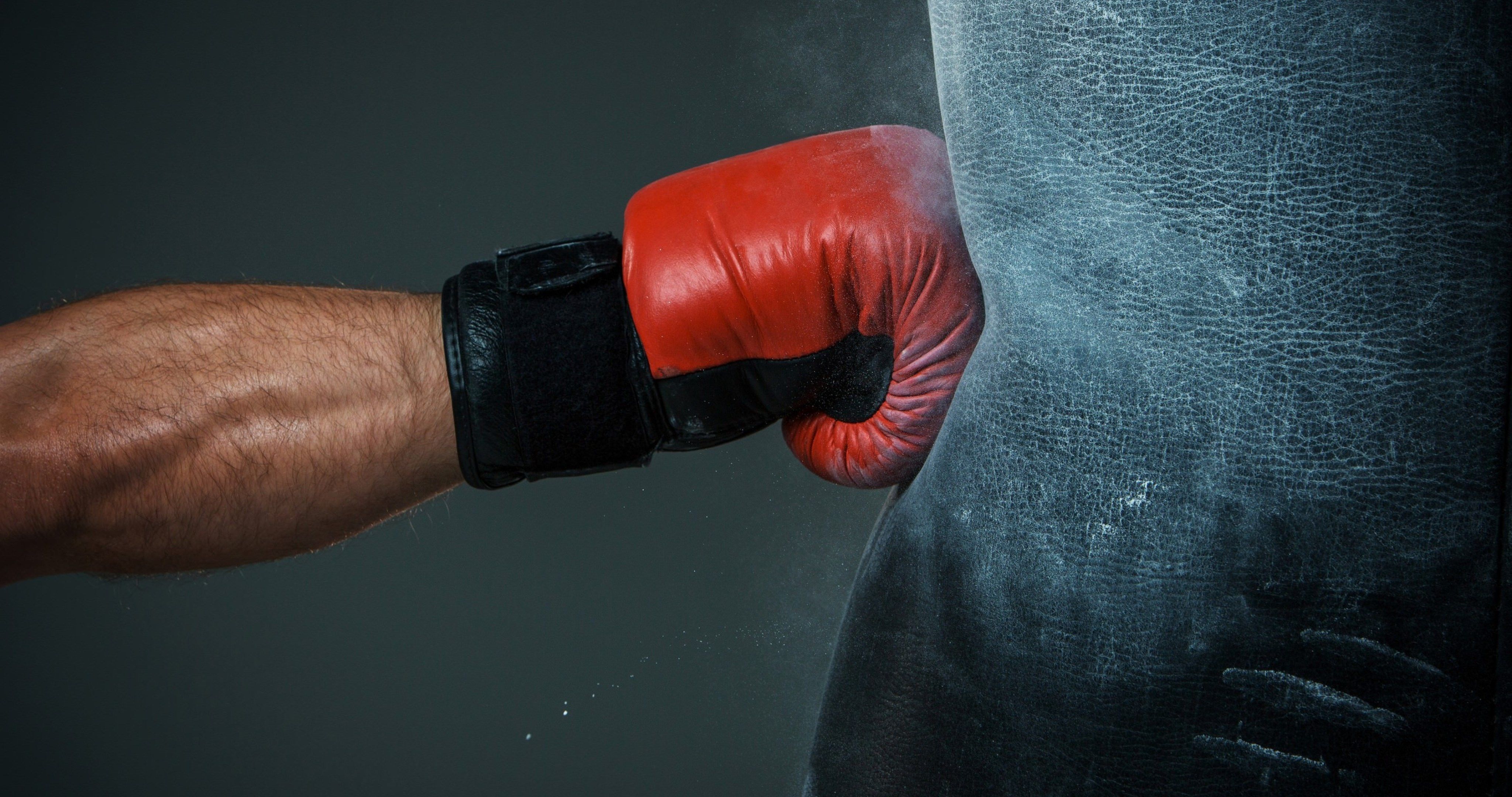 boxing glove hit 4k ultra HD wallpaper