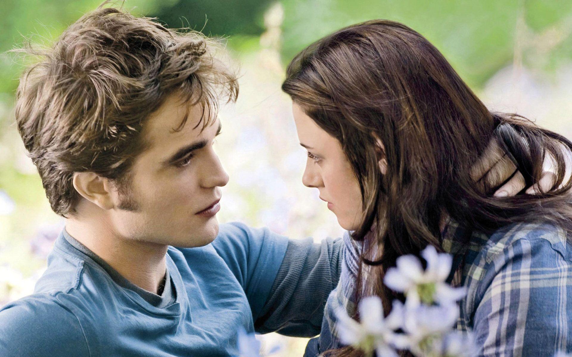A Romantic Moment From Twilight Saga Breaking Dawn. HD
