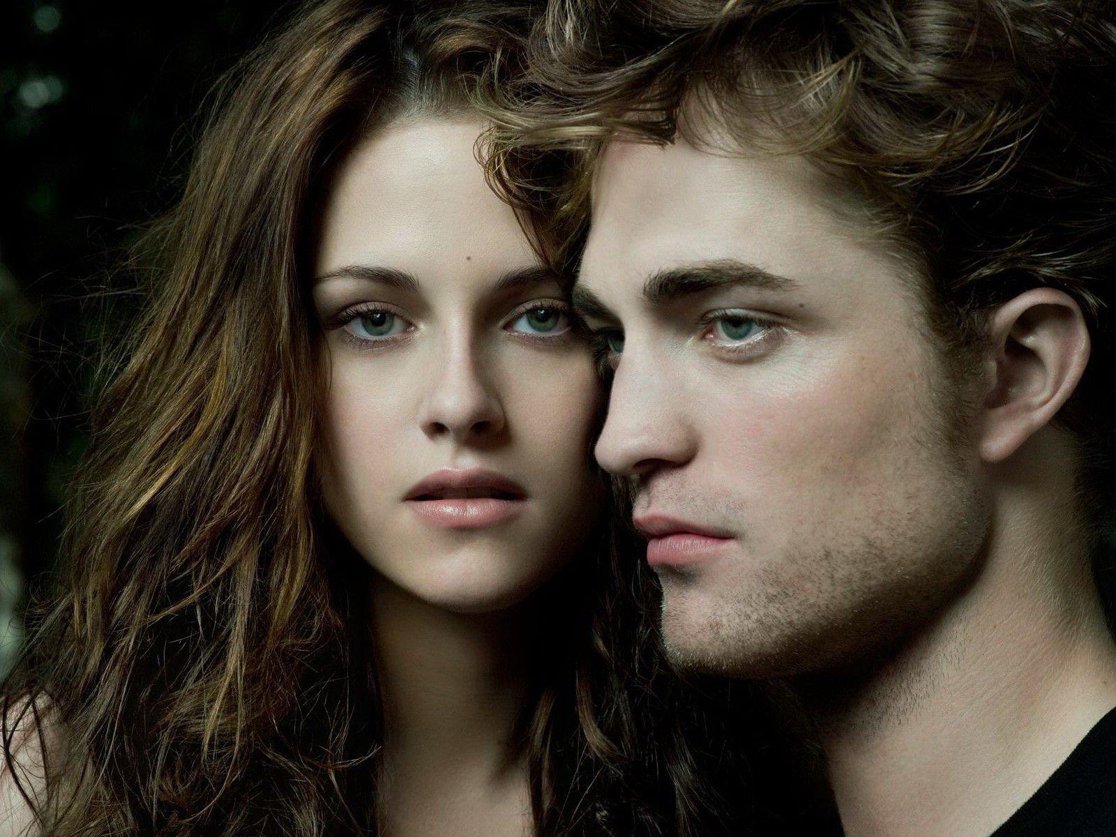 A Love Scene From The Twilight Saga. HD Hollywood Movies Wallpaper