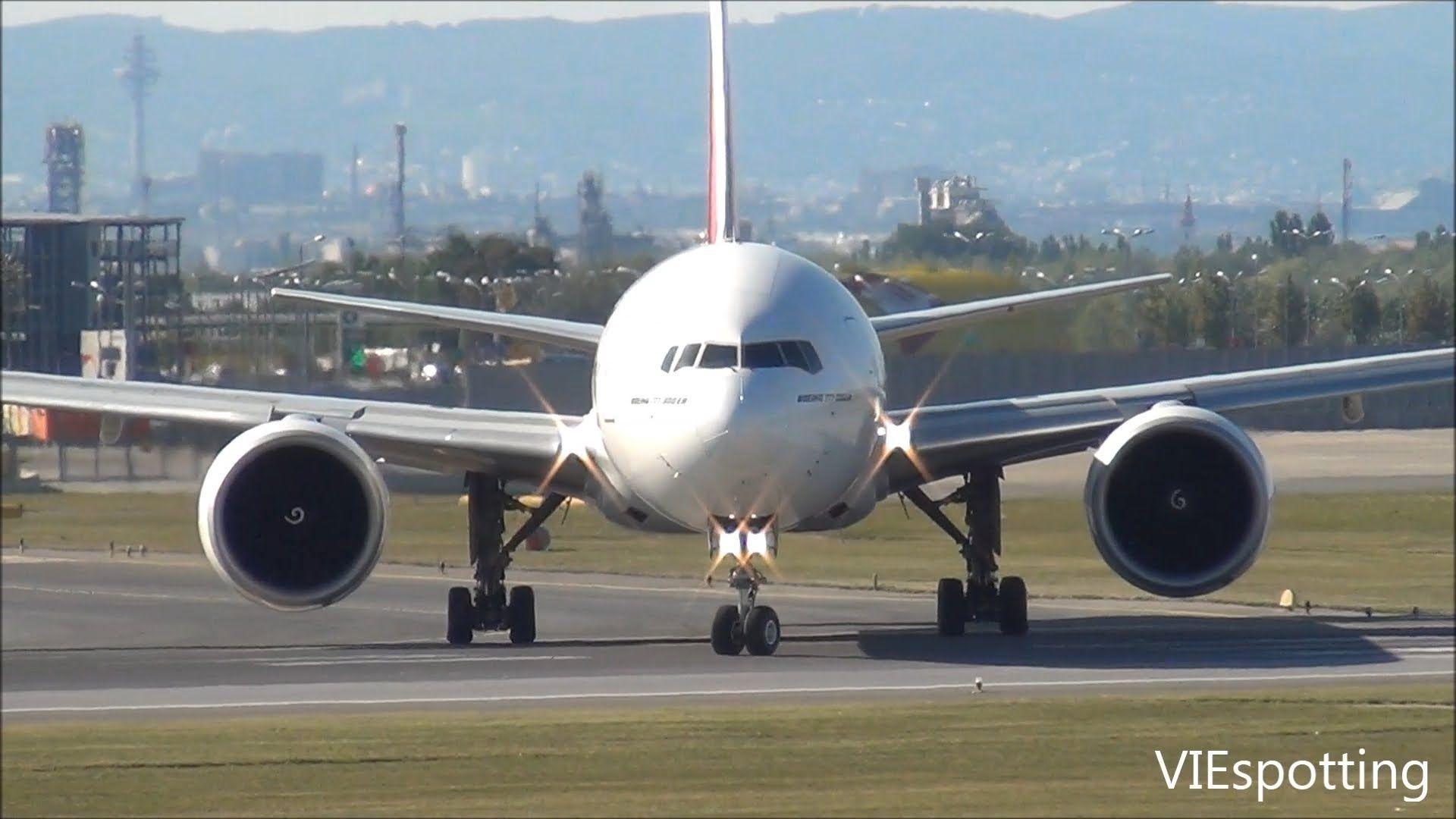 Boeing 777 300ER Emirates Takeoff