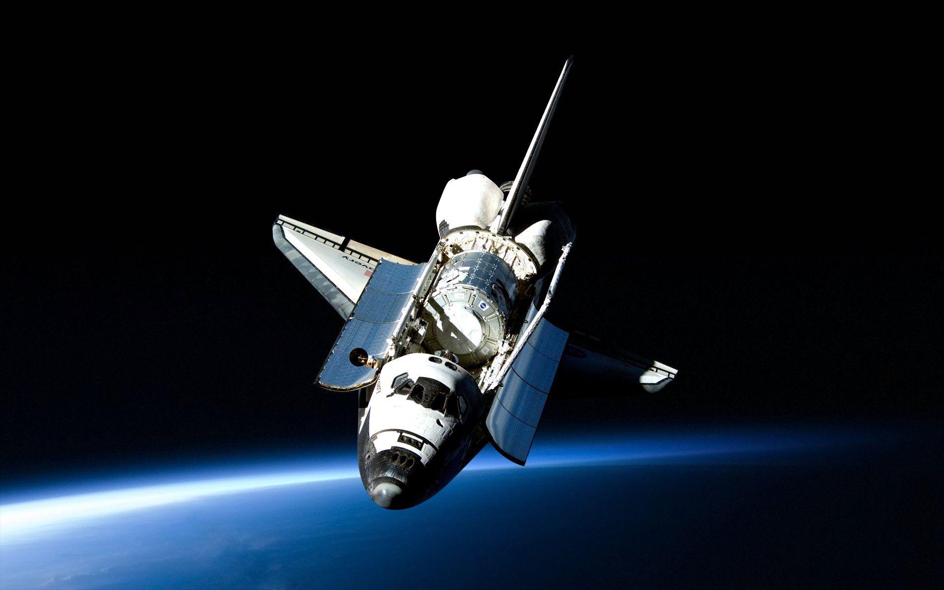 Space Shuttle Discovery HD Wallpaper