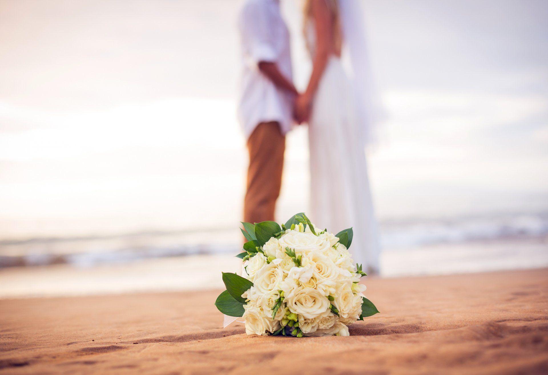 wedding couple bridal bouquet flowers beach sea just married HD
