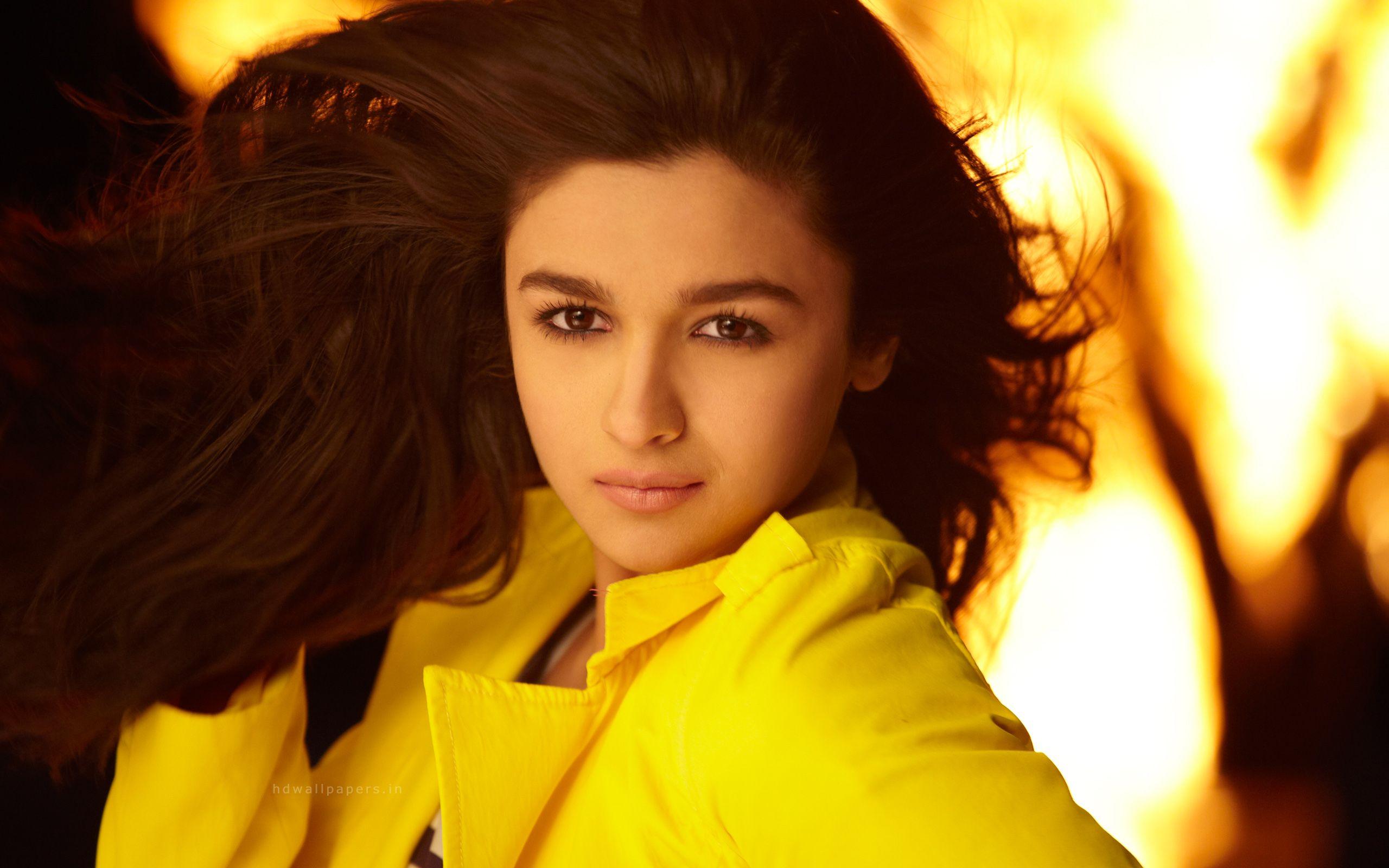 Alia Bhatt in Student of the Year Wallpaper
