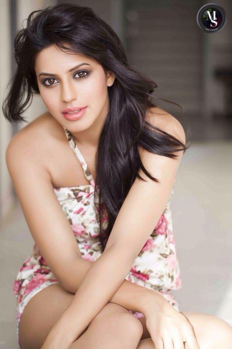 Actress Mobile Wallpaper