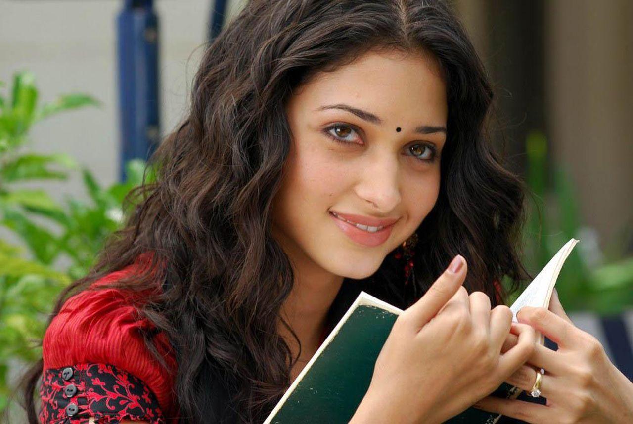 trololo blogg: Tamanna HD Desktop Wallpaper