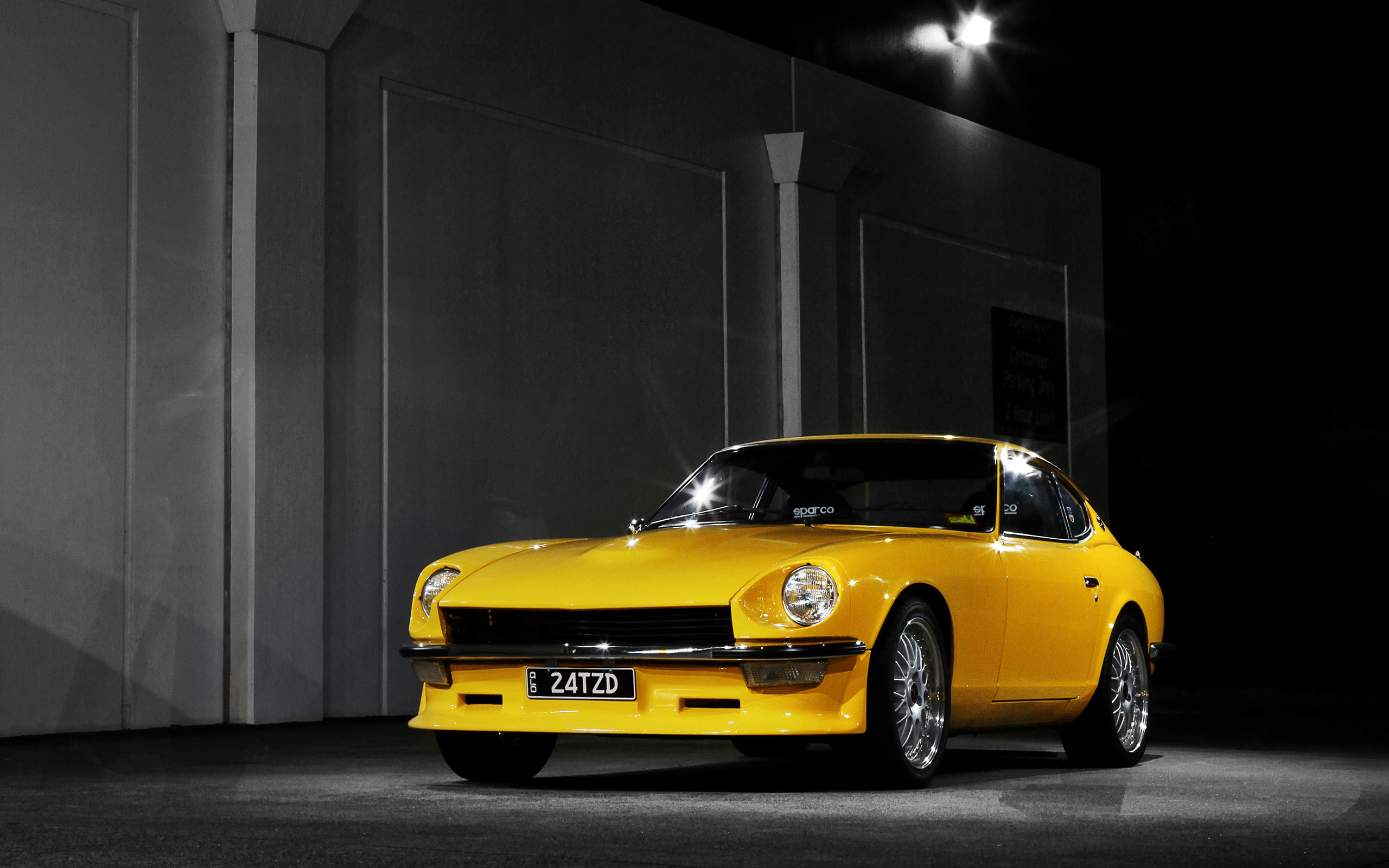 Live Datsun 240z Background