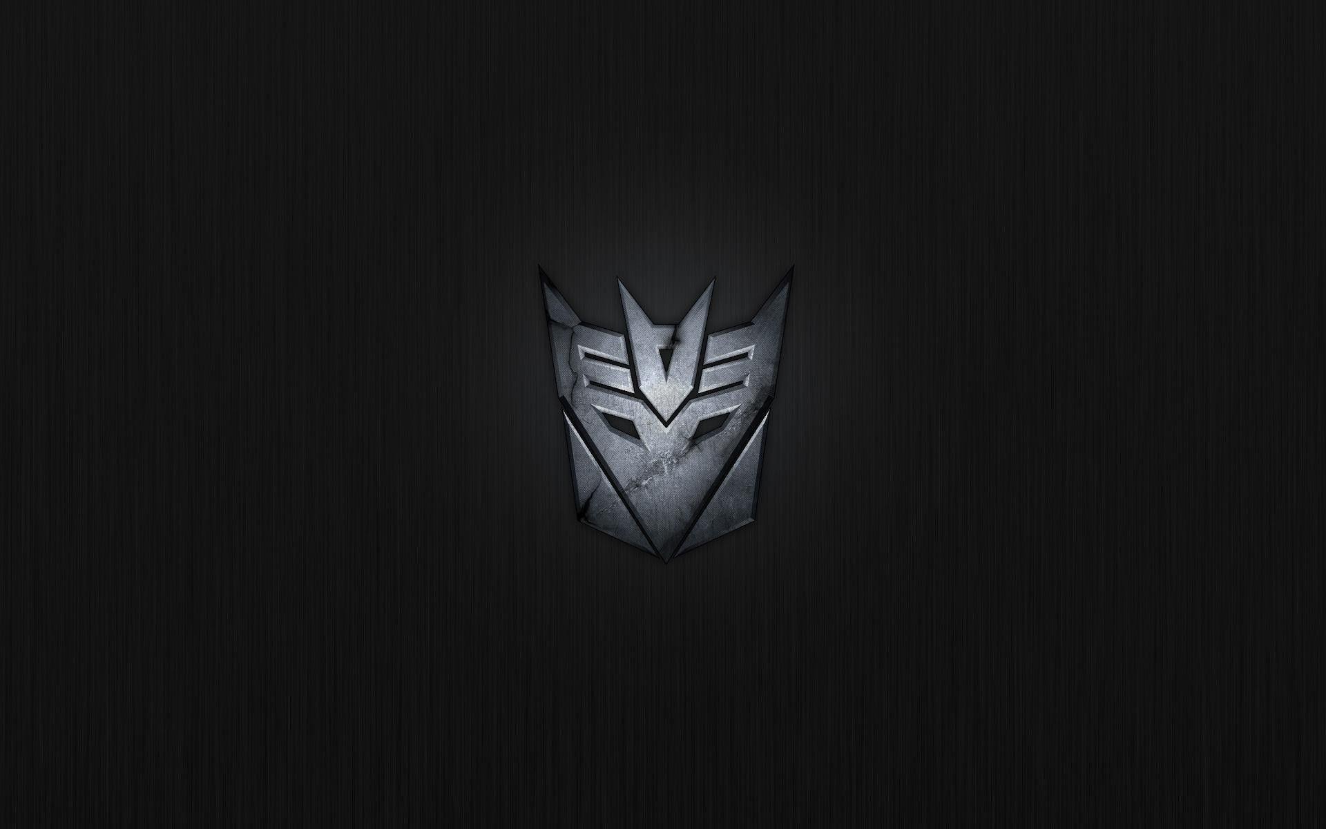Autobots vs Decepticons Wallpaper