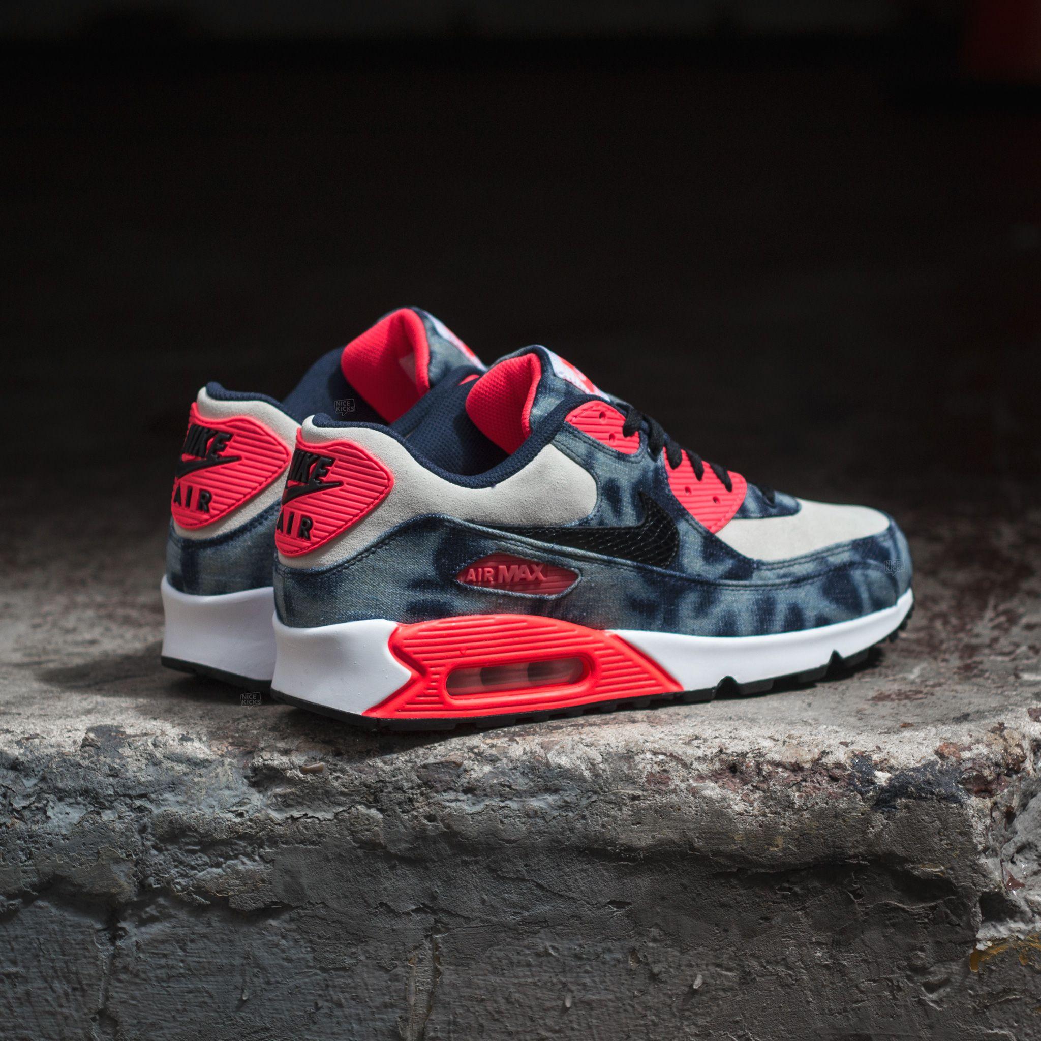 Sneakers Wallpaper