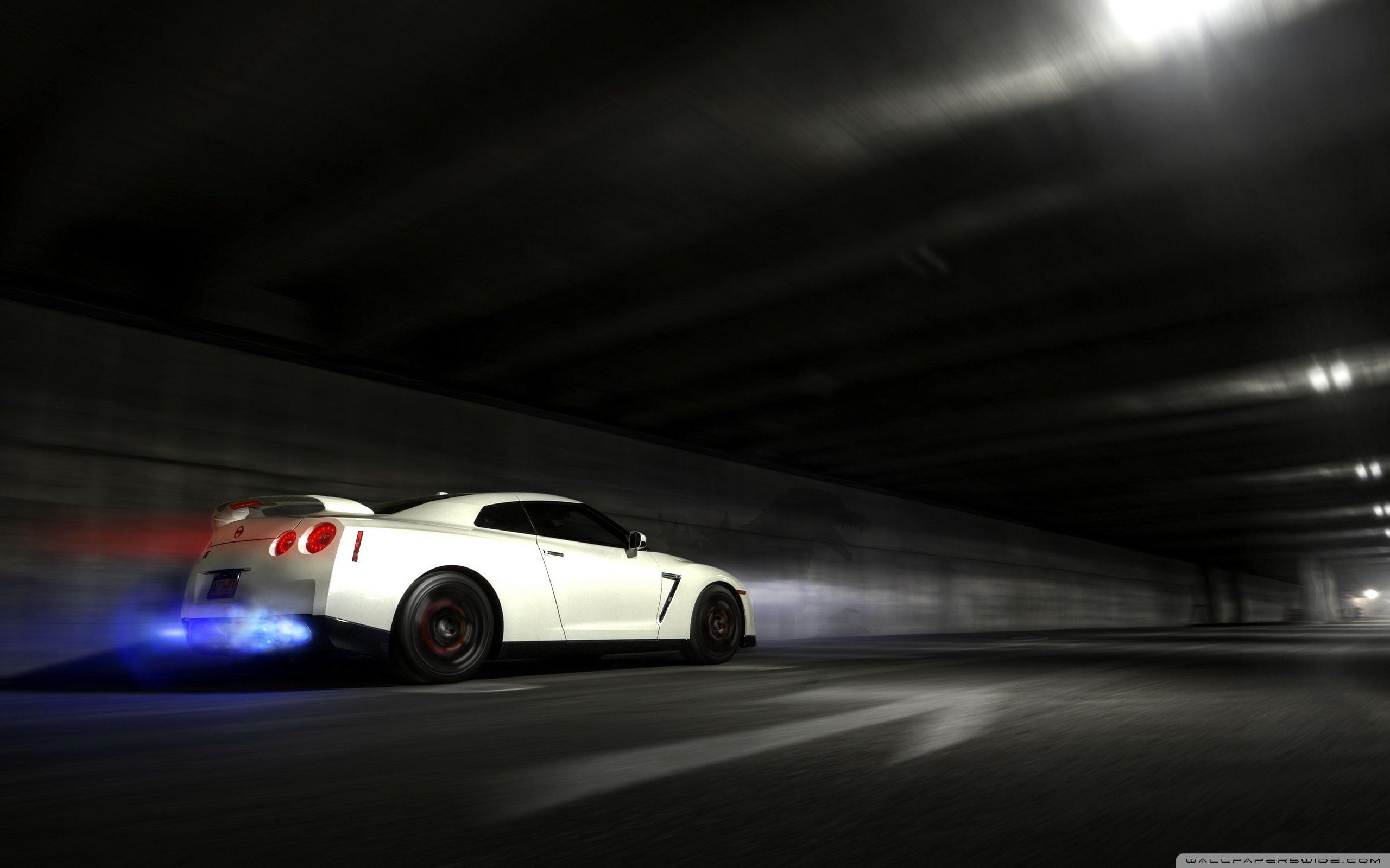 GTR in Motion ❤ 4K HD Desktop Wallpaper for 4K Ultra HD TV • Dual