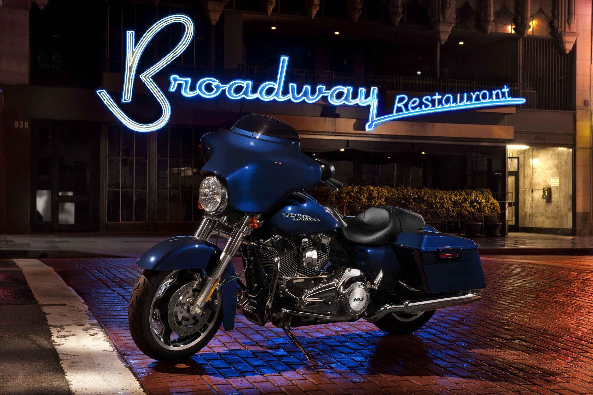 Harley Davidson FLHX Street Glide Review