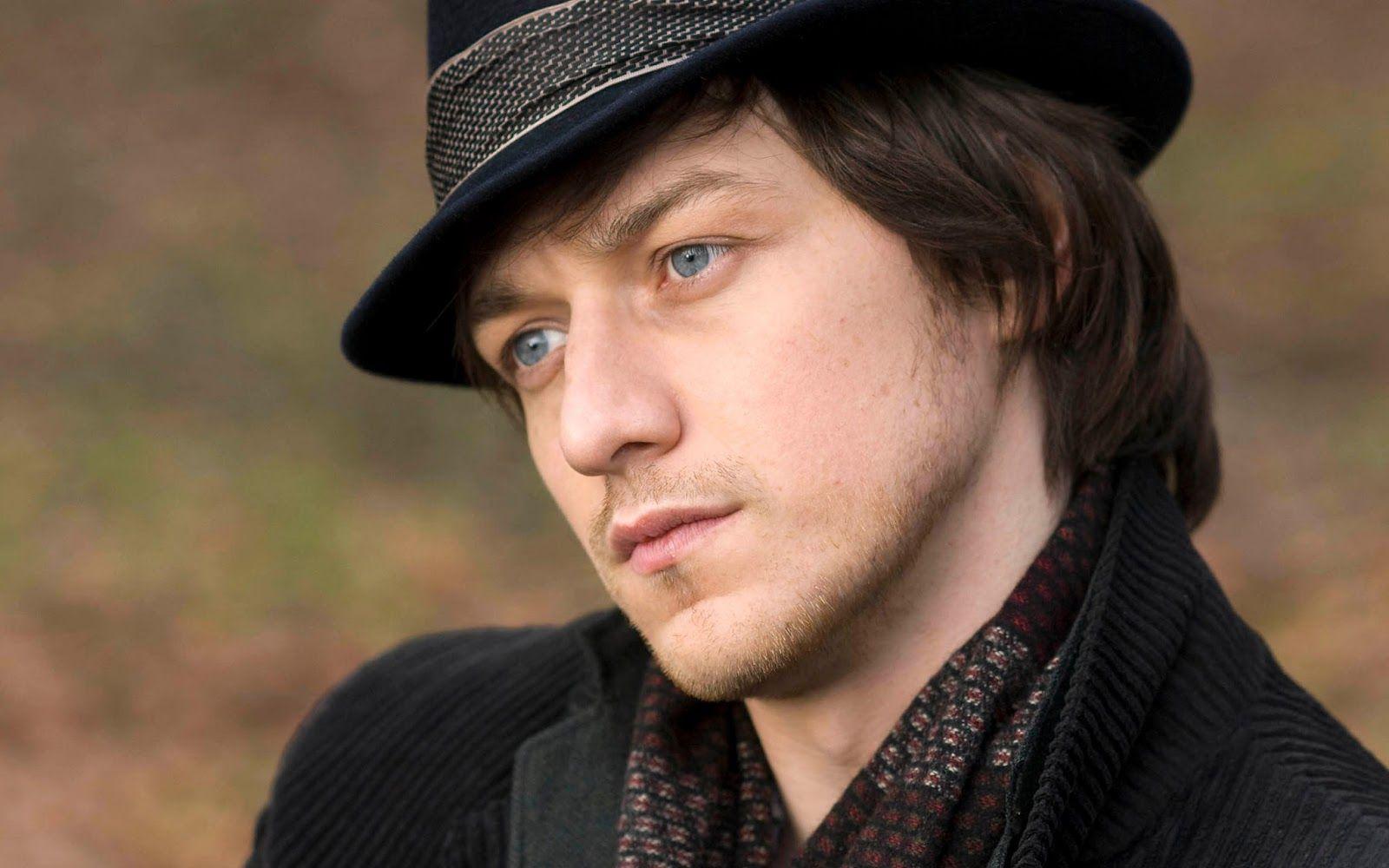 James McAvoy Charming Hollywood Actor HD Wallpaper
