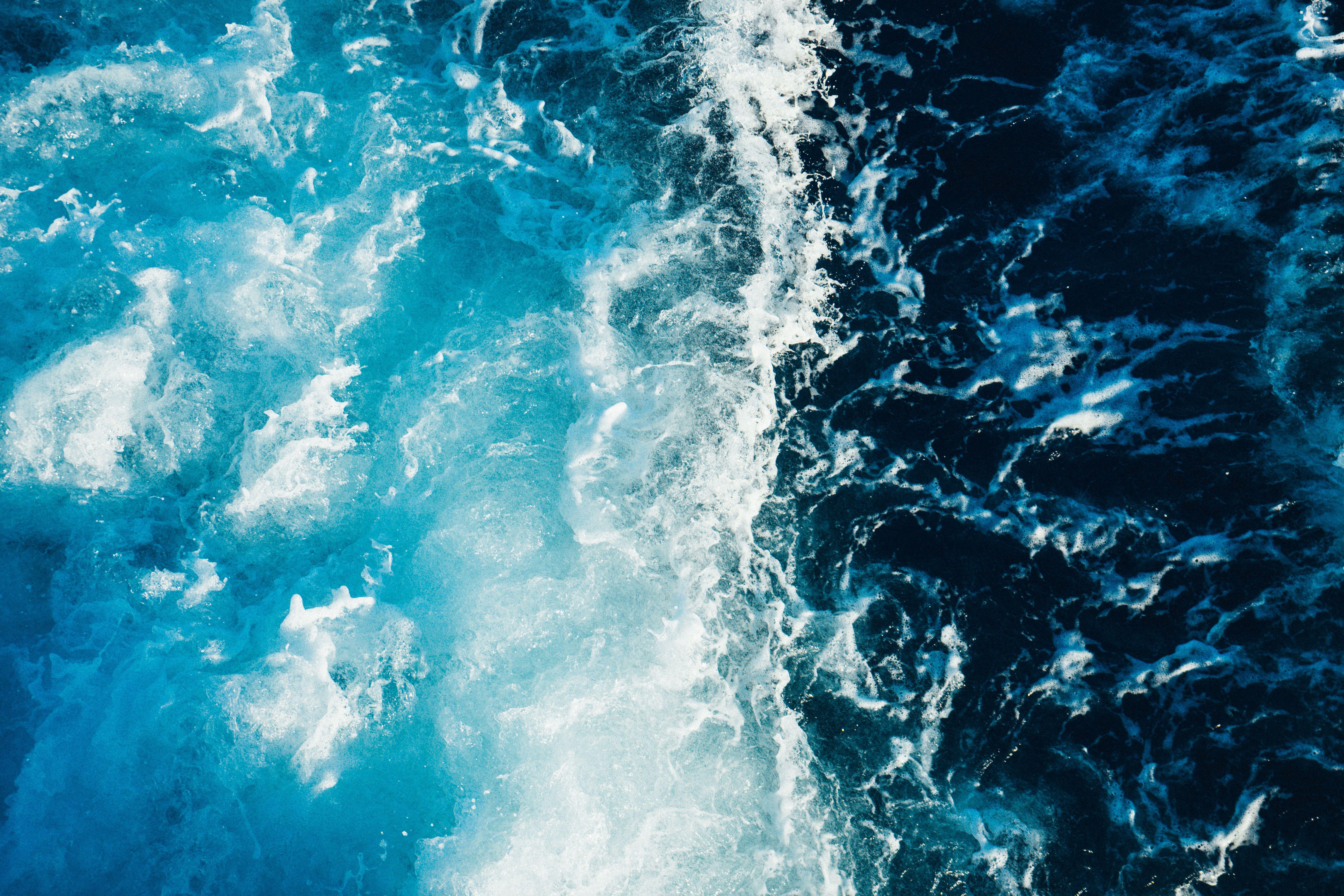 Download wallpaper 6000x4000 sea, foam, surf HD background