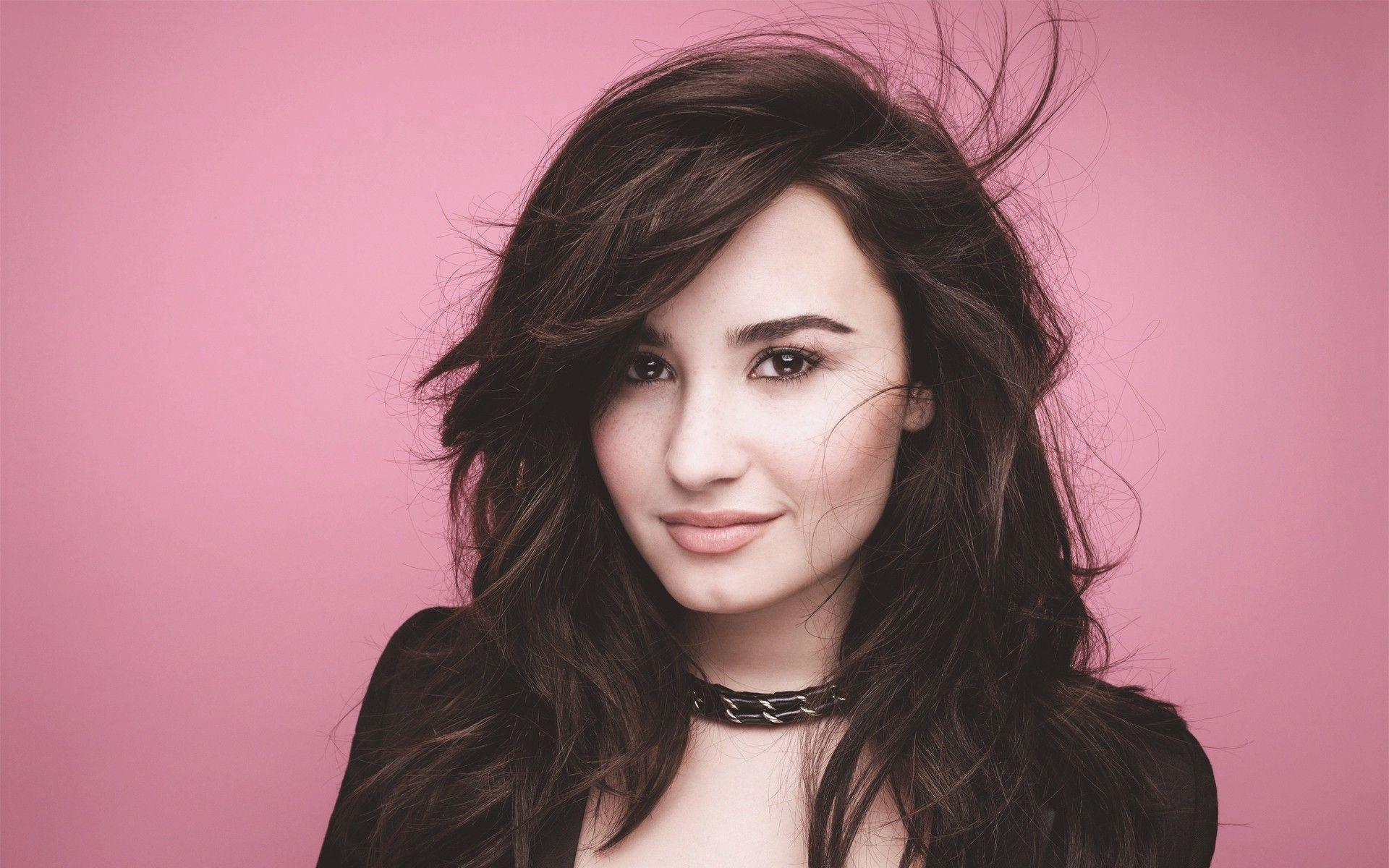 Demi Lovato Wallpaper HD Download