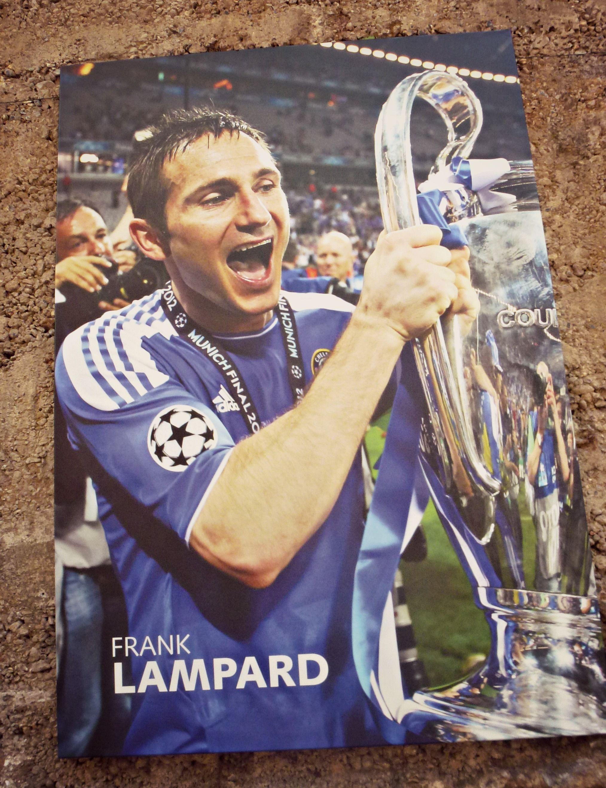 The player of Chelsea Frank Lampard with his own trophy wallpapers