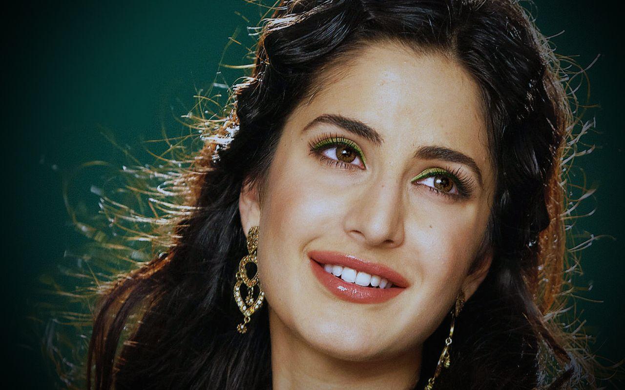 Katrina Kaif Full HD Wallpaper Desktop startwallpaper