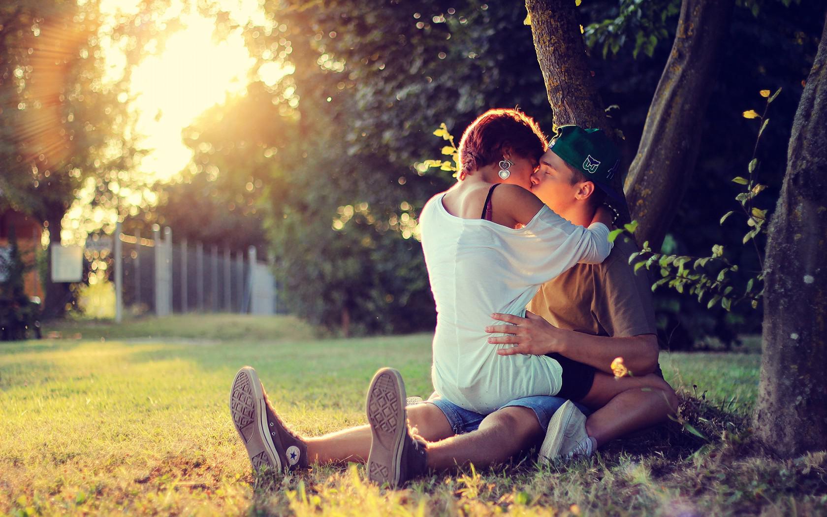 Love Girl And Boy Kiss Wallpaper, Wallpaper KISS cute child couple