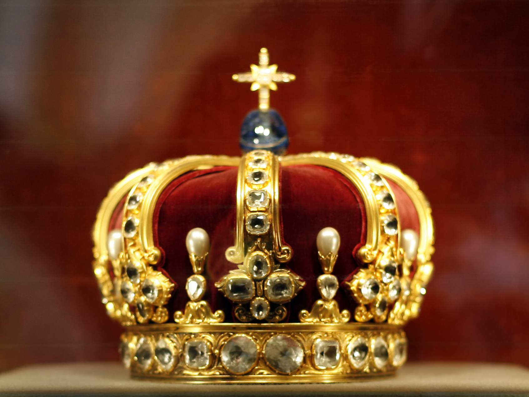 Royal Crown. Desktop Background for Free HD Wallpaper